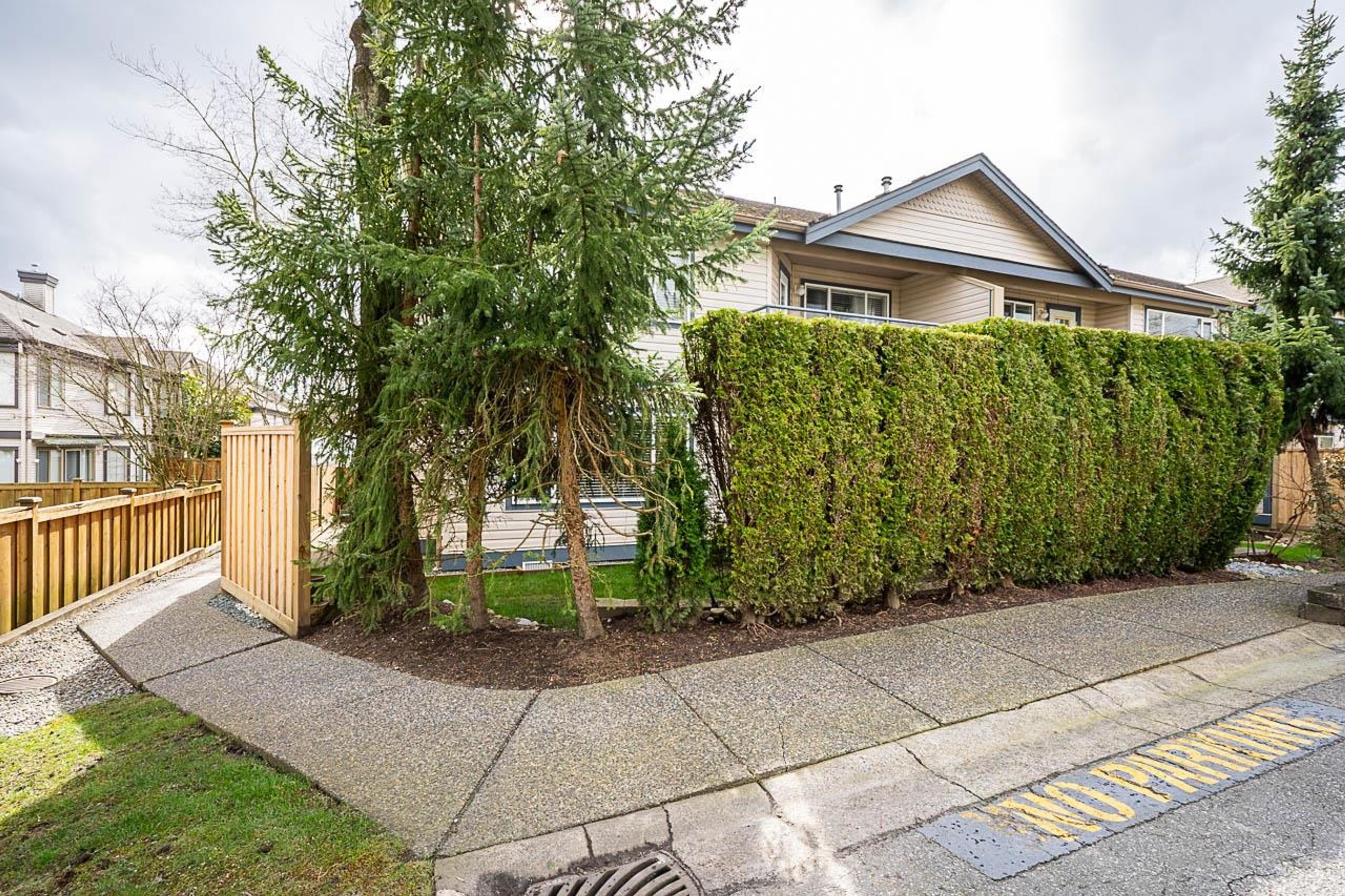 8338 158 Street, Surrey - Exteriors - Photo 2