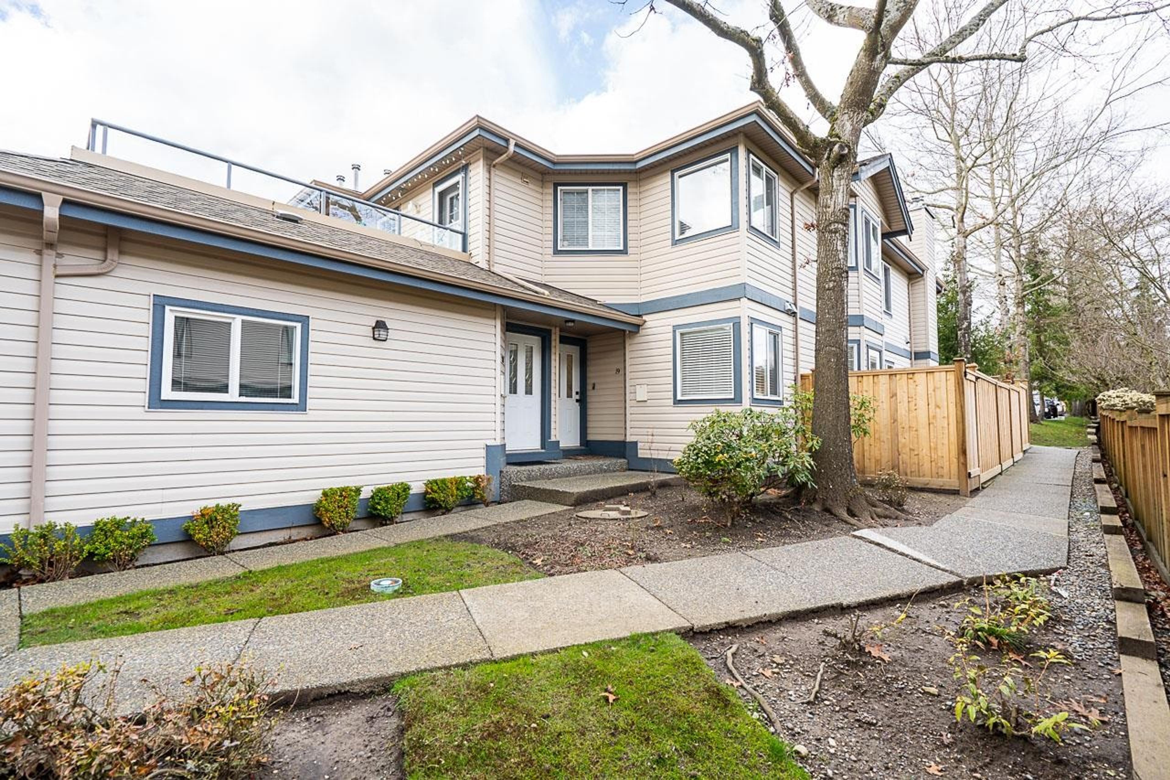 8338 158 Street, Surrey - Exteriors - Photo 3