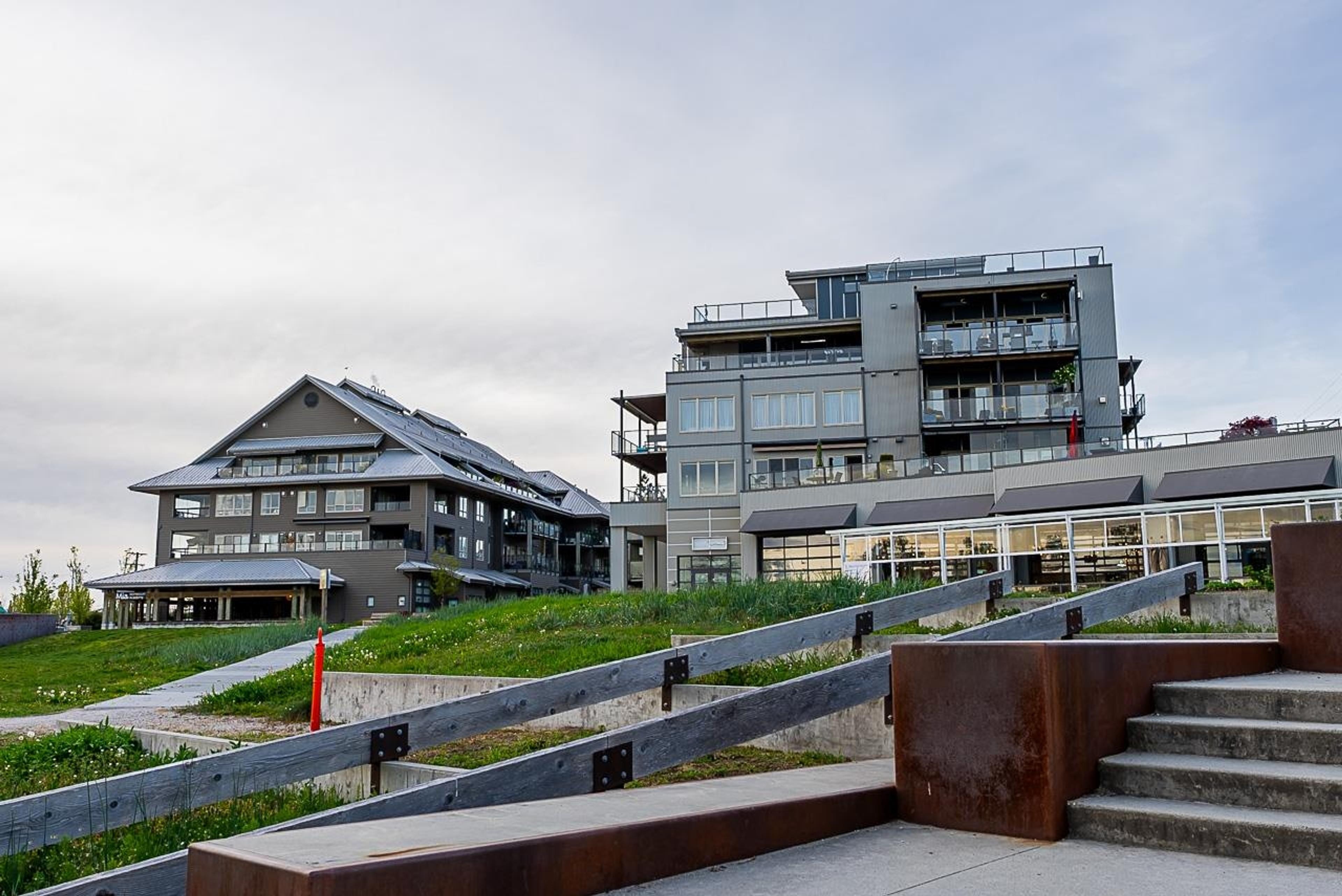 6168 London Road, Richmond - Exteriors - Photo 3