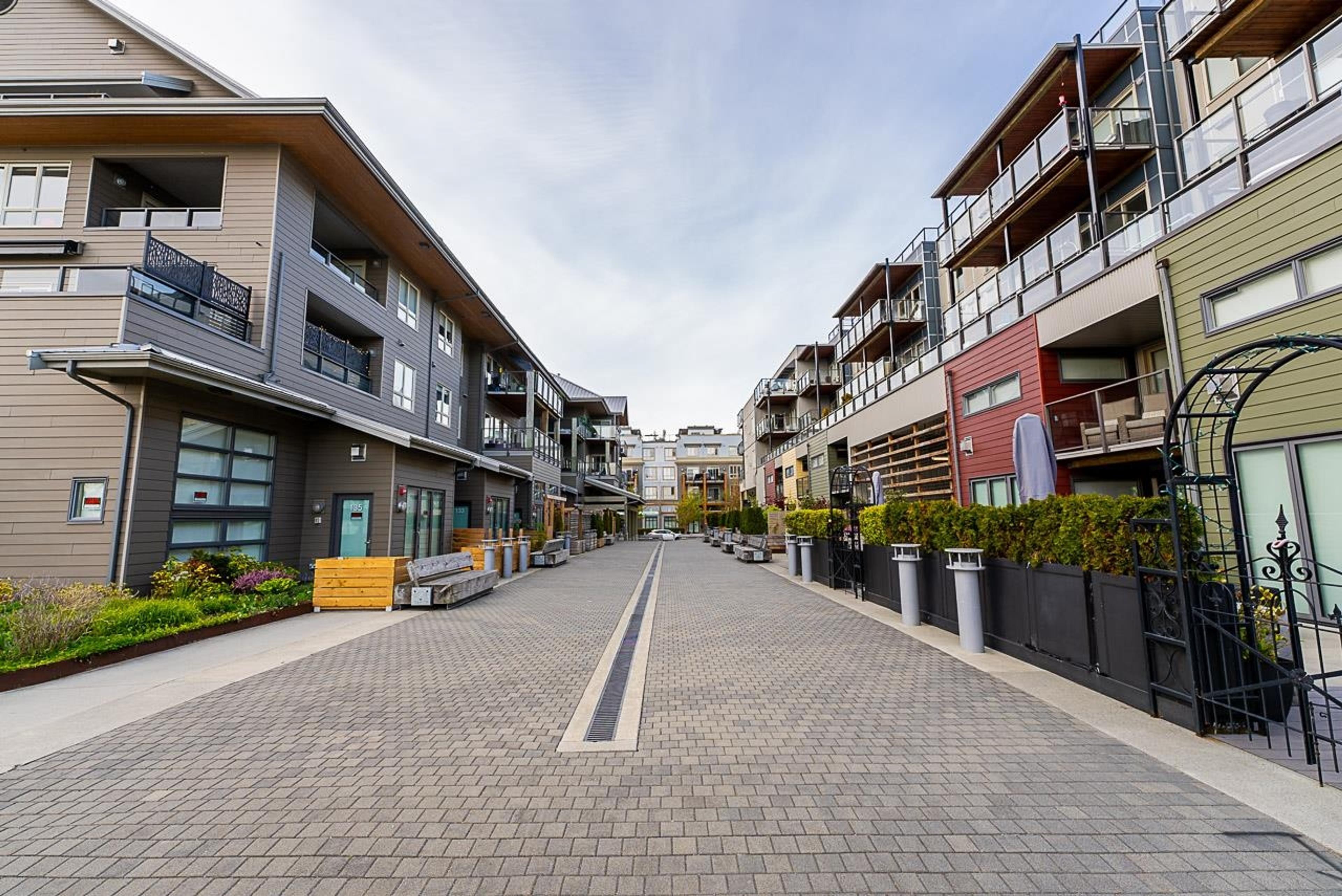 6168 London Road, Richmond - Exteriors - Photo 5