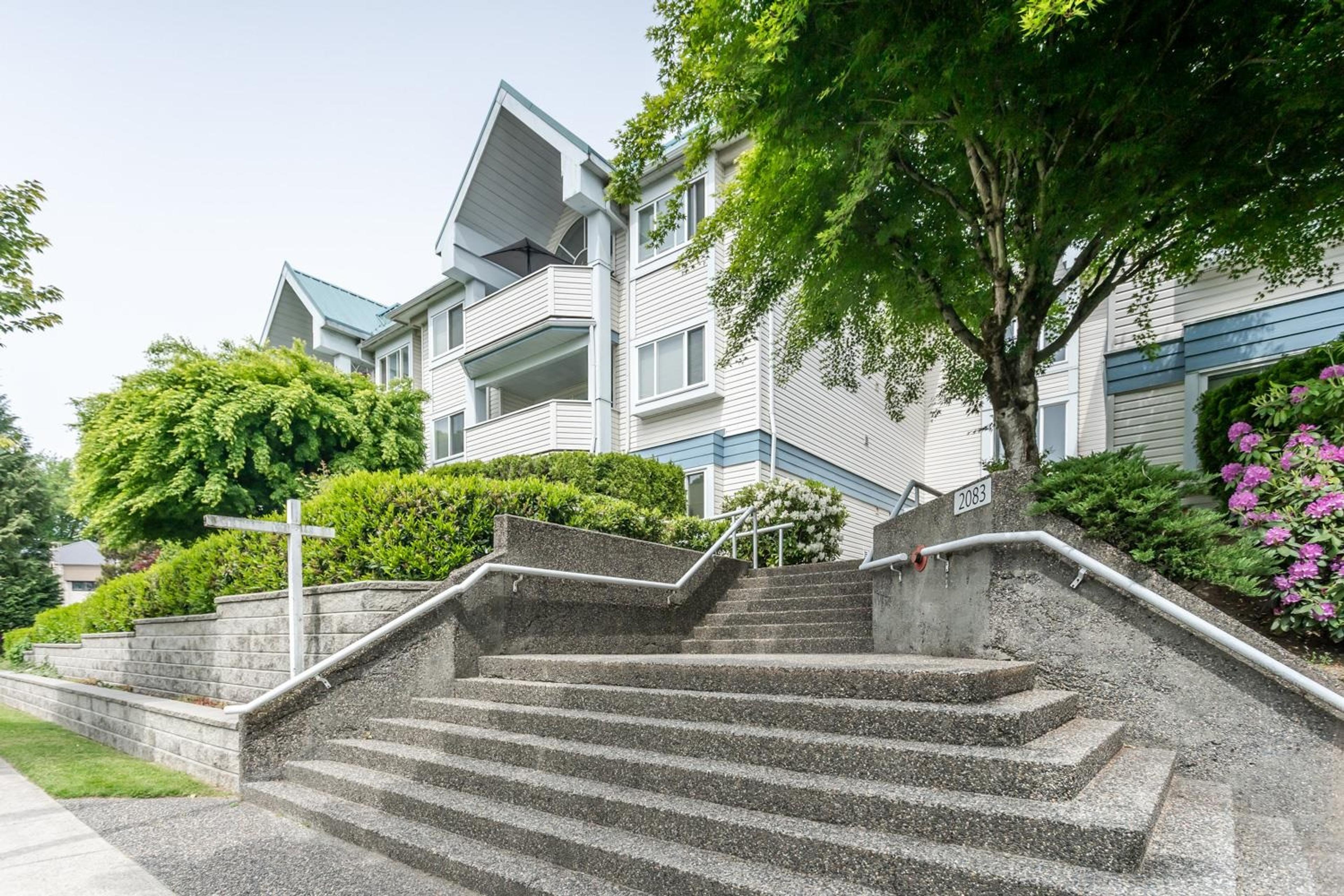 2083 Coquitlam Avenue, Port Coquitlam - Exteriors - Photo 3