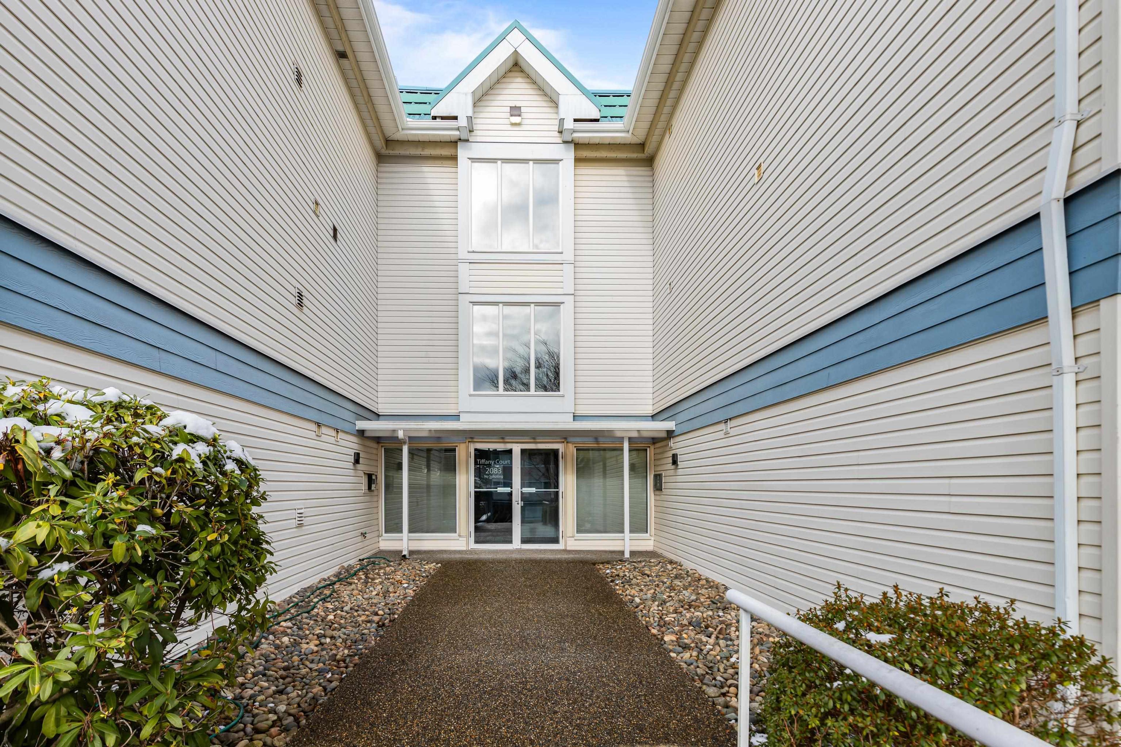 2083 Coquitlam Avenue, Port Coquitlam - Exteriors - Photo 8