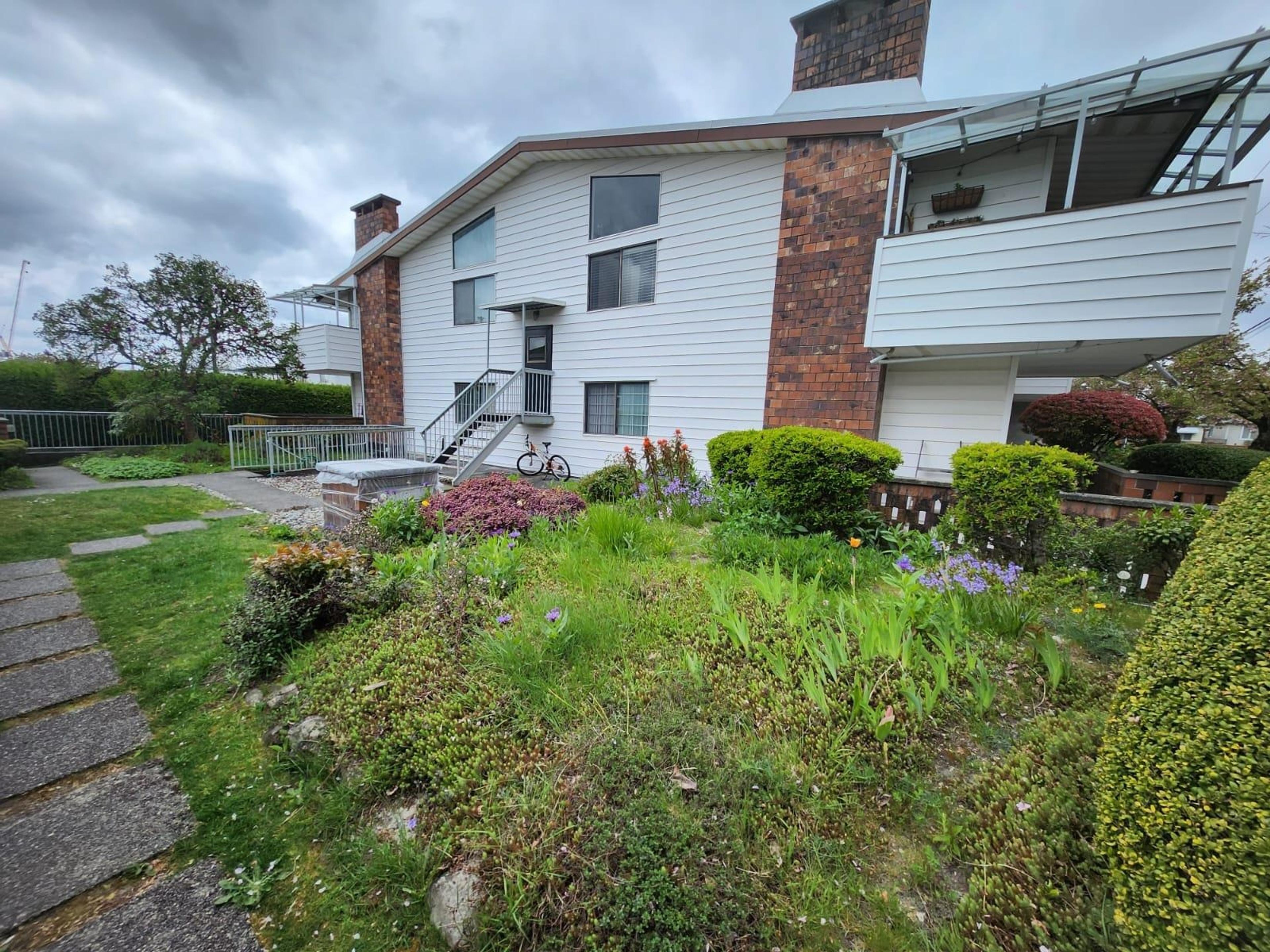 6904 Fraser Street, Vancouver - Exteriors - Photo 2