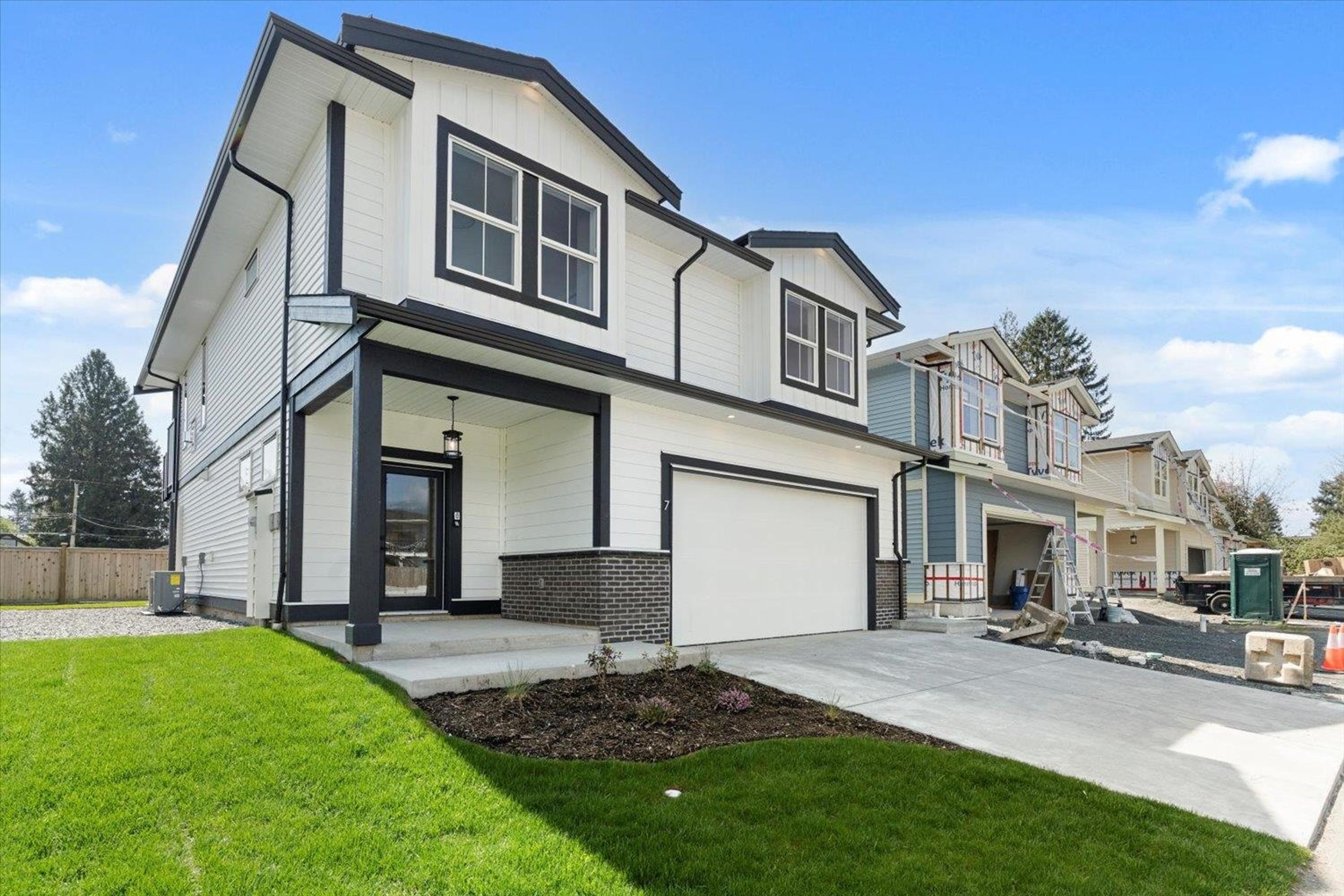 46058 Bonny Avenue, Chilliwack - Exteriors - Photo 2