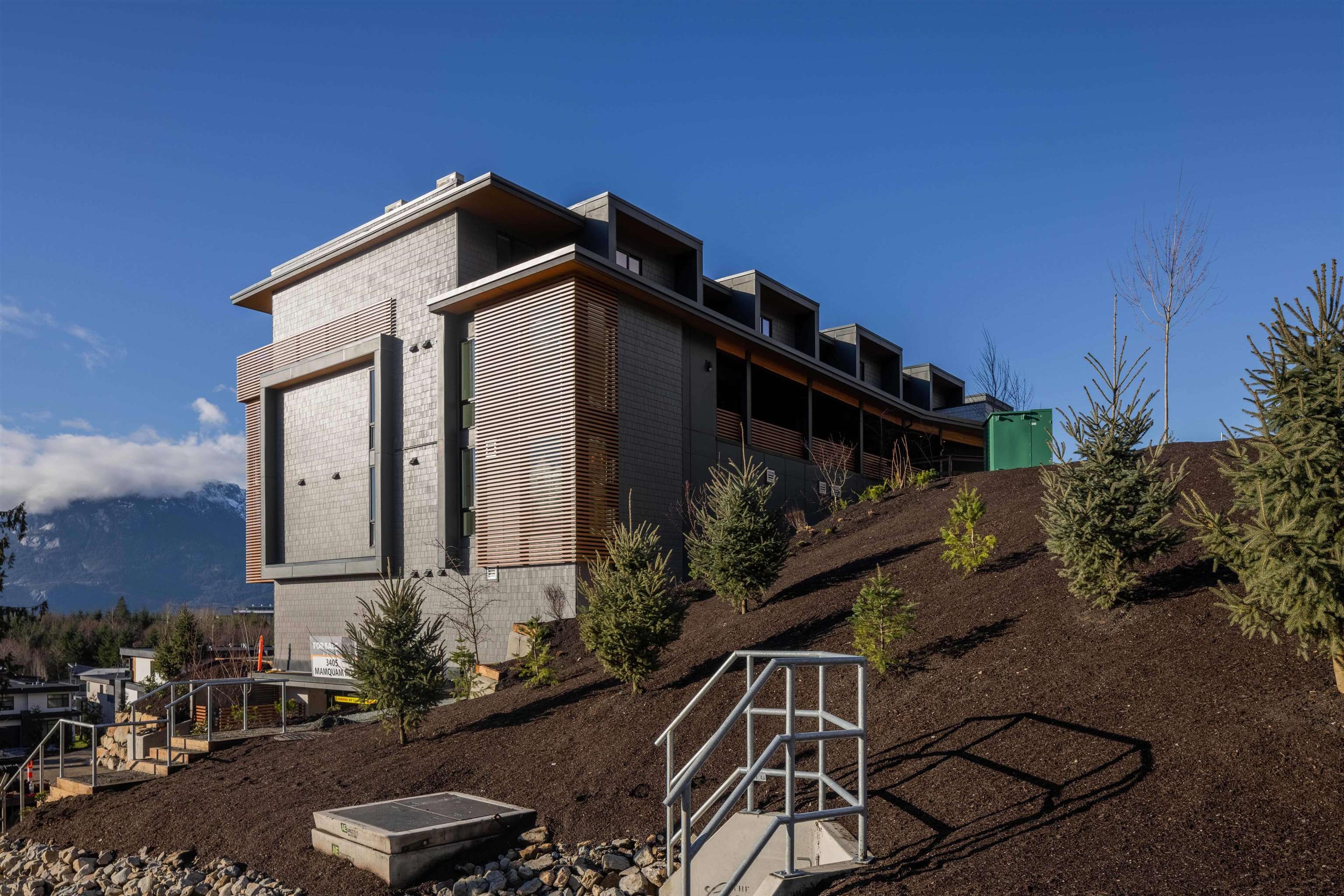 3405 Mamquam Road, Squamish - Exteriors - Photo 2