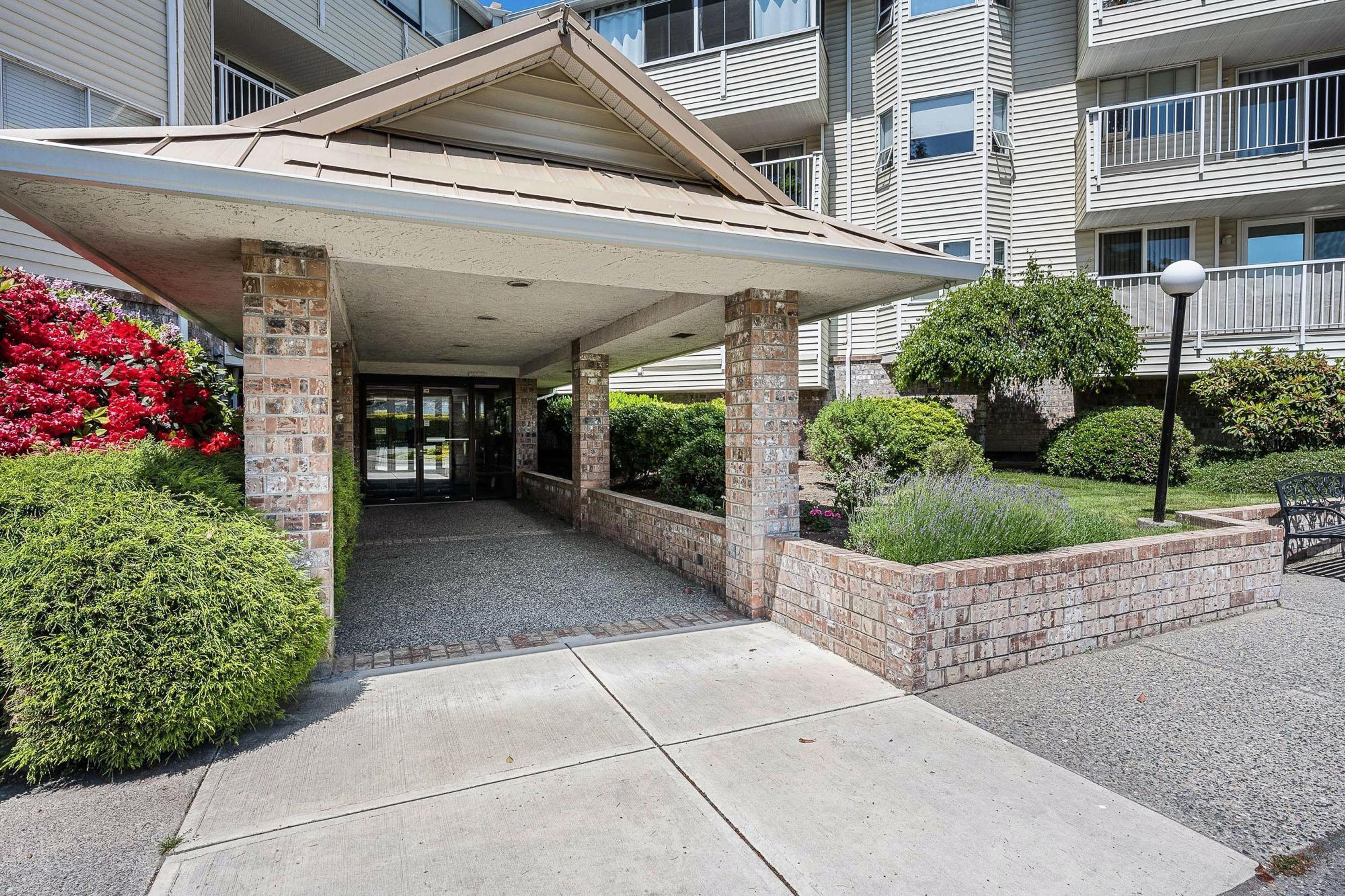 8725 Elm Drive, Chilliwack - Exteriors - Photo 2