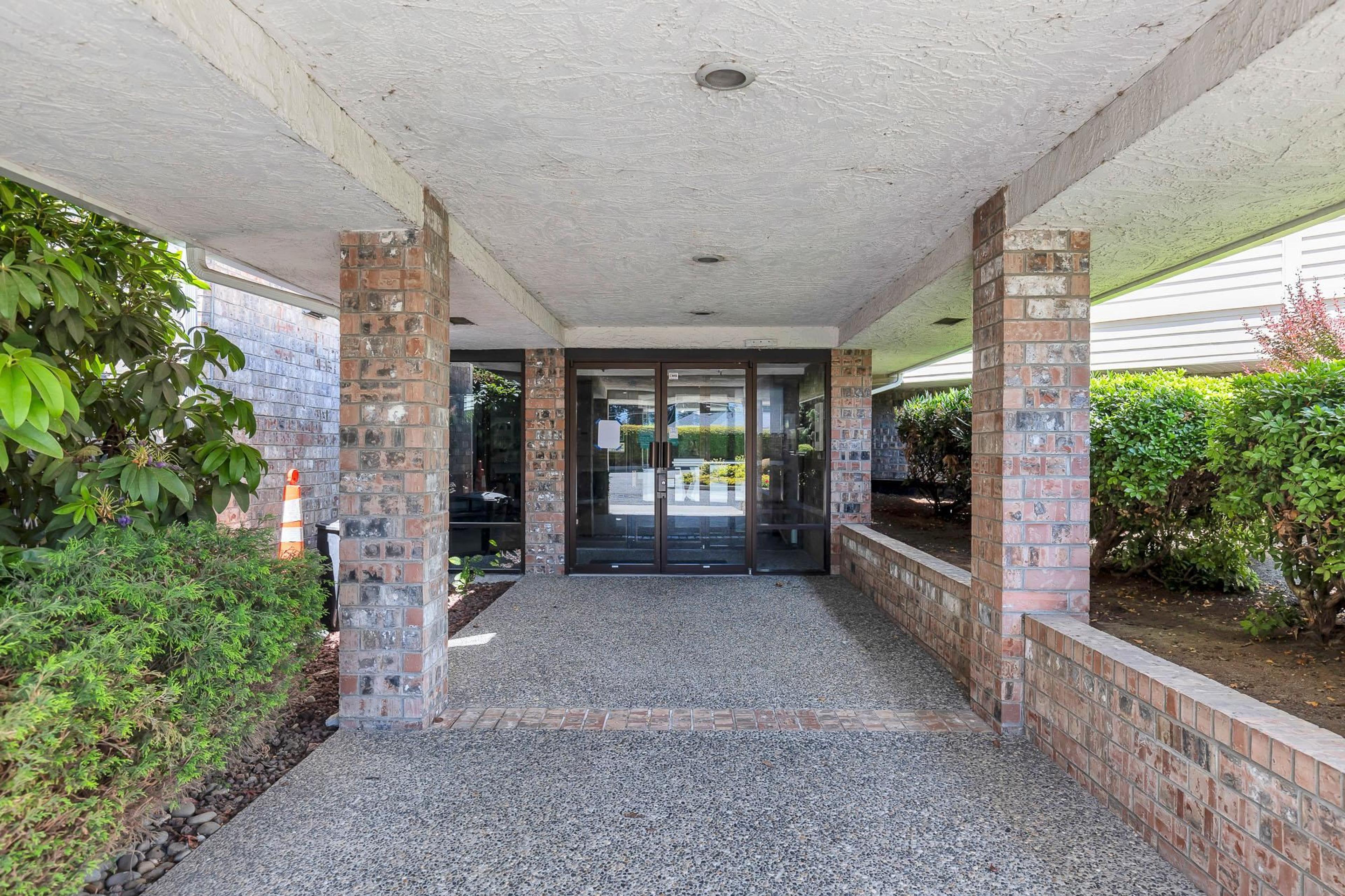 8725 Elm Drive, Chilliwack - Exteriors - Photo 4