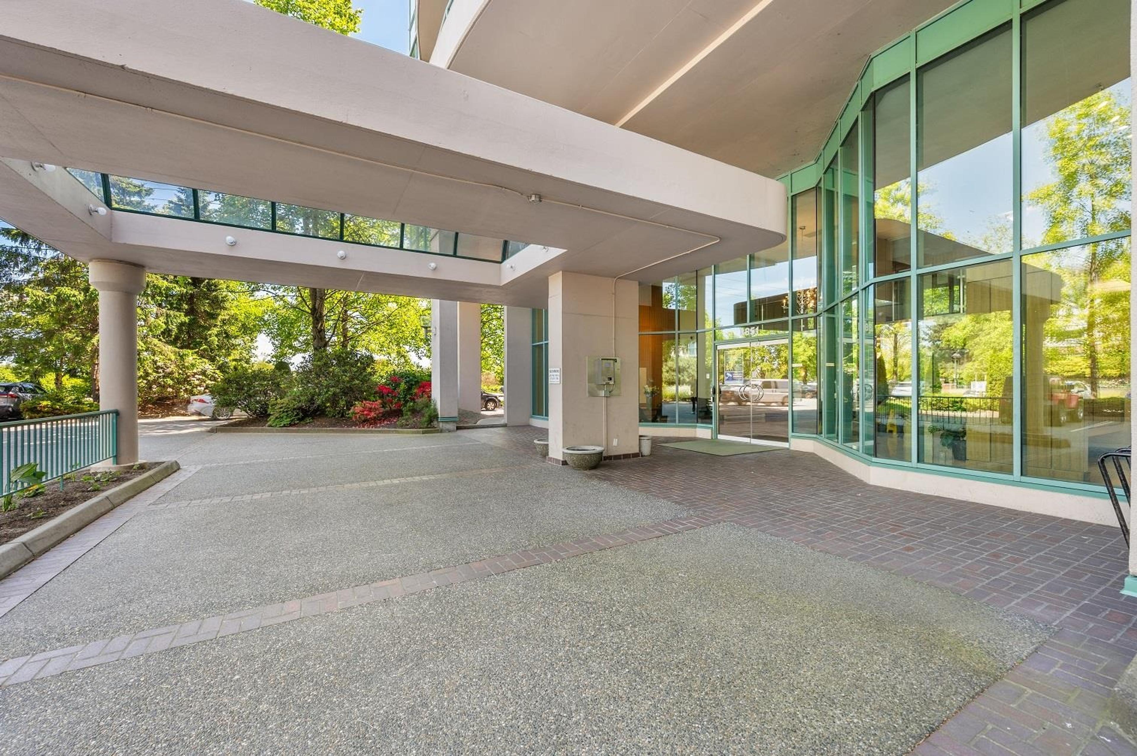 8811 Lansdowne Road, Richmond - Exteriors - Photo 2