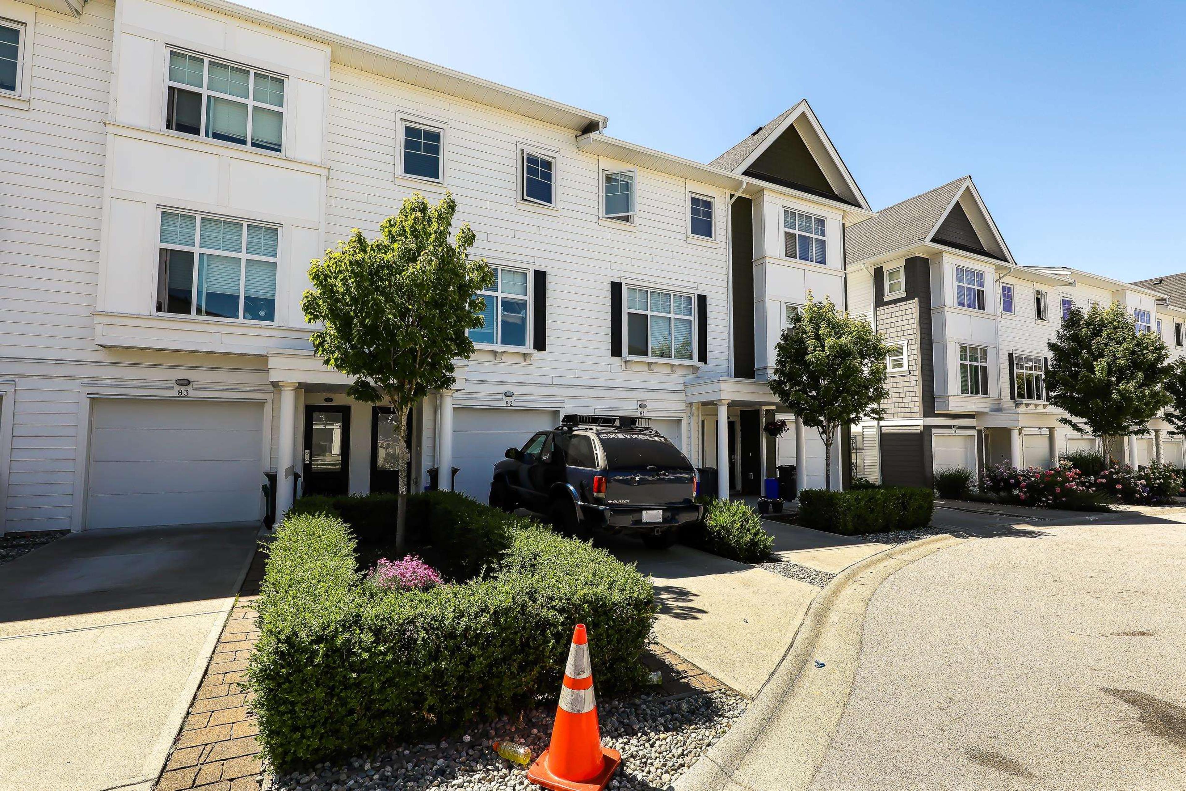 27735 Roundhouse Drive, Abbotsford - Exteriors - Full Complex View - Photo 1