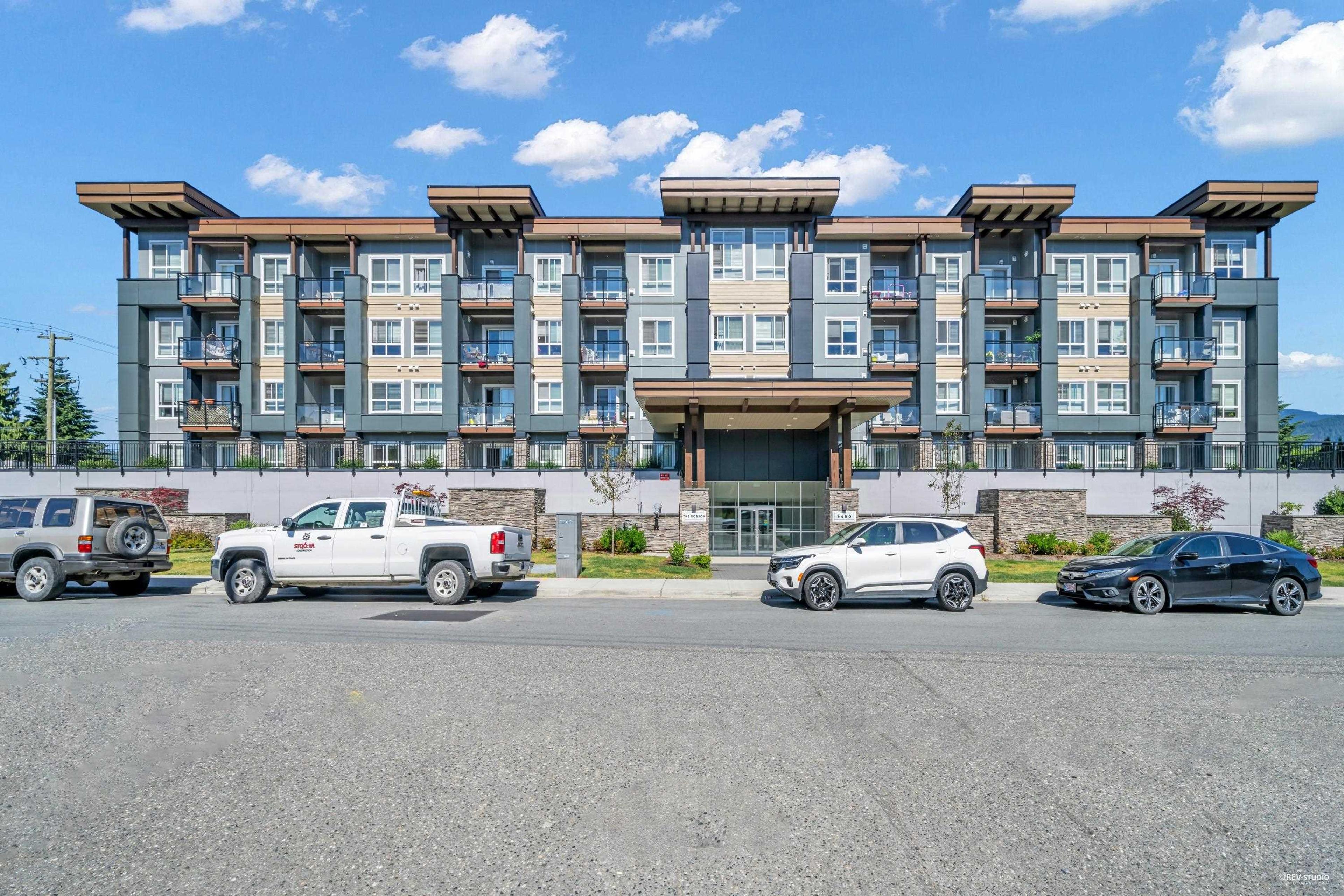 9450 Robson Street, Chilliwack - Exteriors - Full Complex View - Photo 1