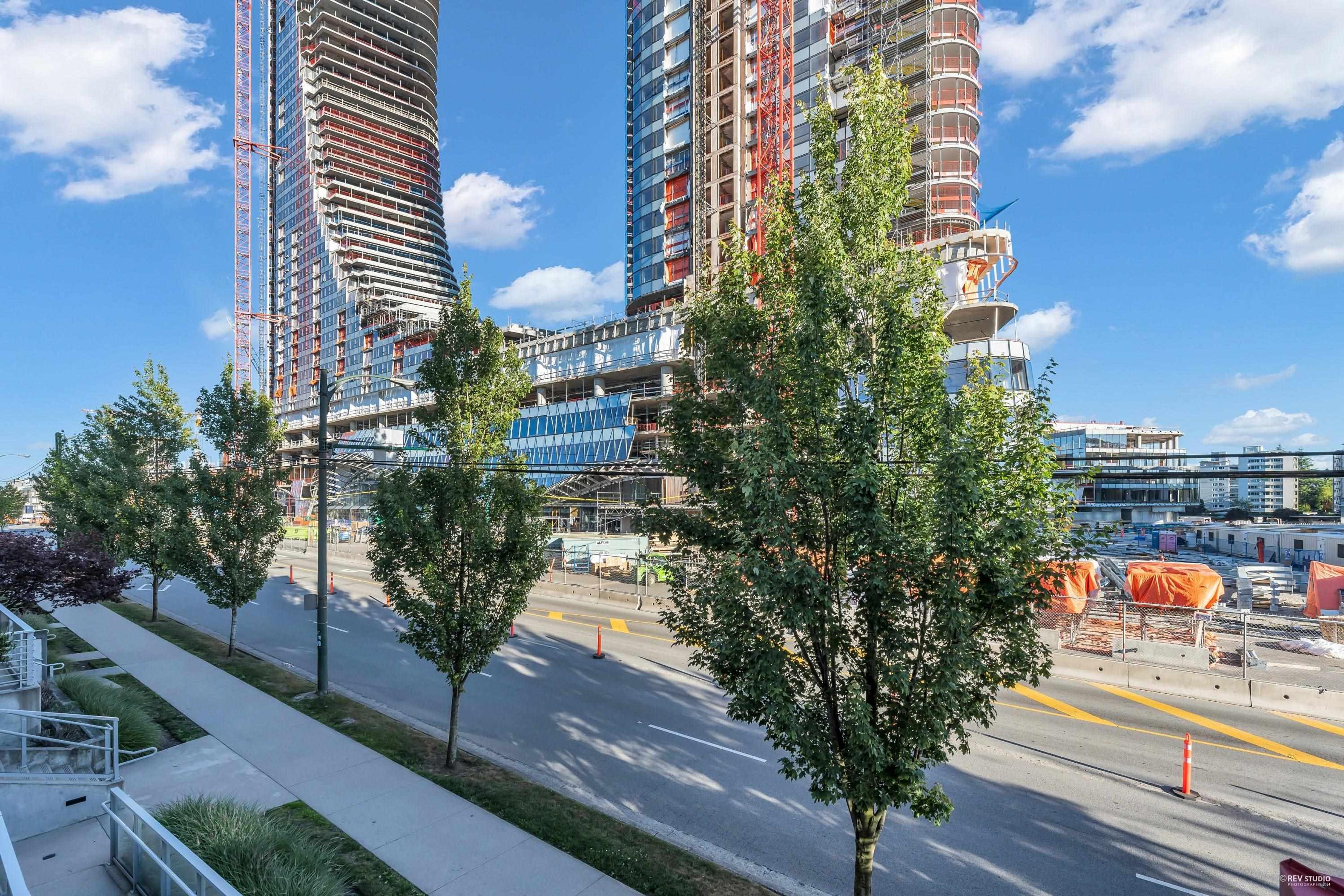 677 W 41st Avenue, Vancouver - Exteriors - Full Complex View - Photo 2