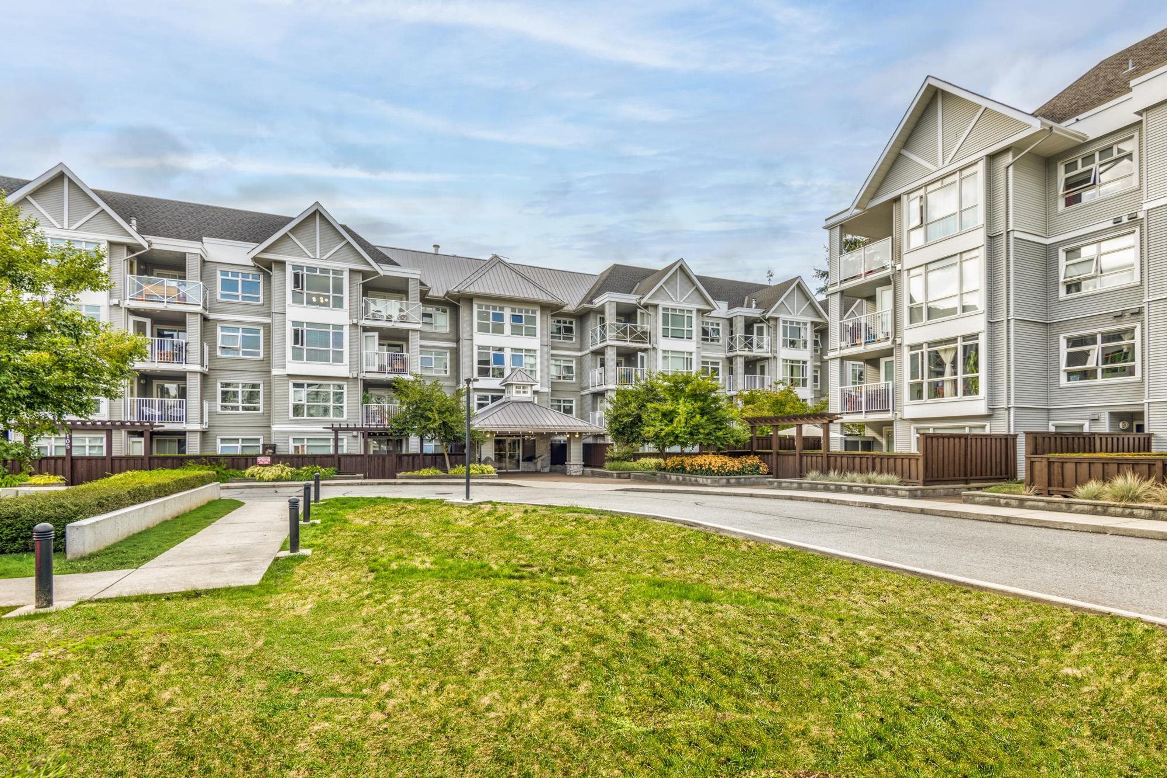 3122 St Johns Street, Port Moody - Exteriors - Full Complex View - Photo 2