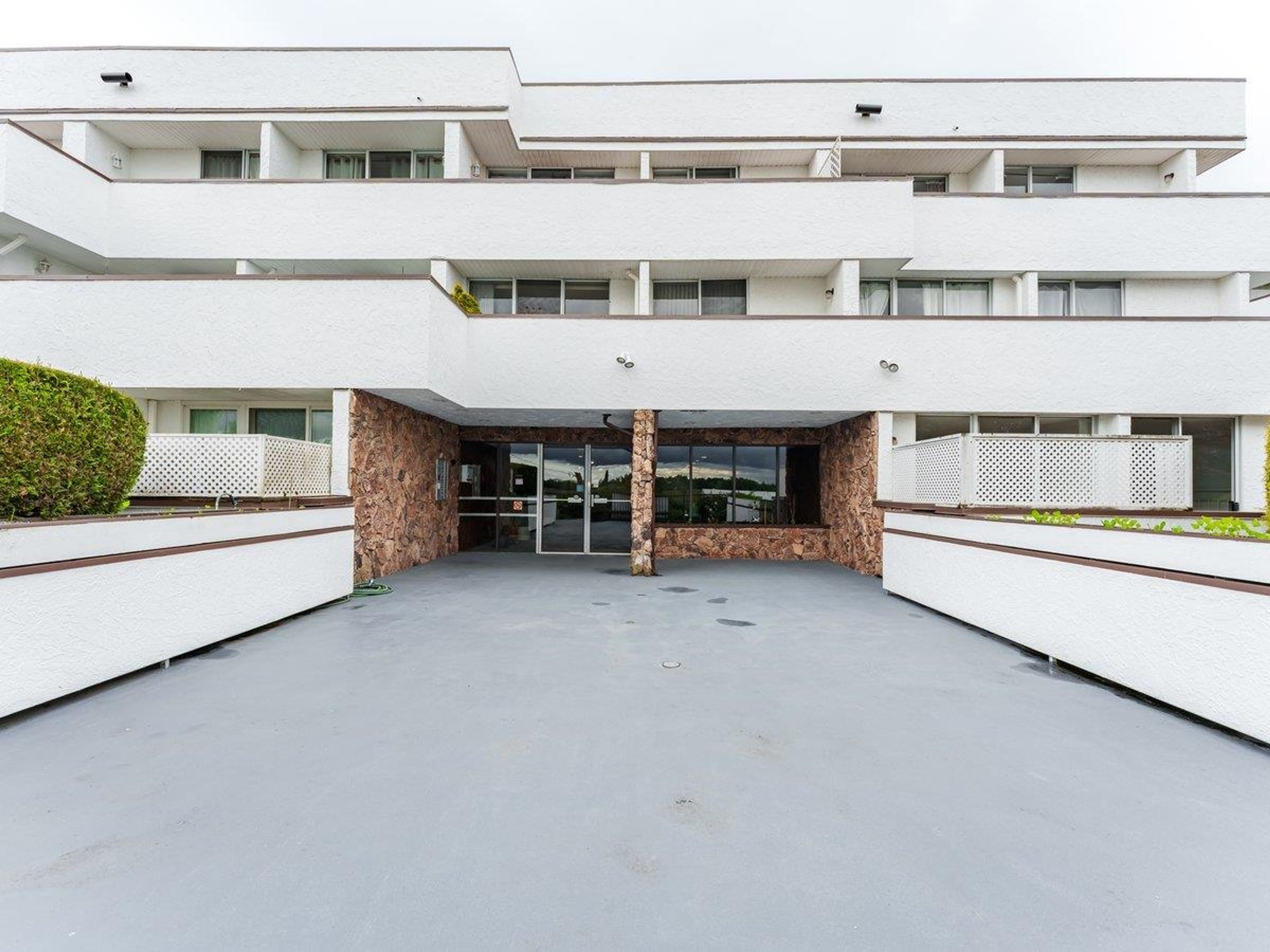 9151 No. 5 Road, Richmond - Exteriors - Photo 2