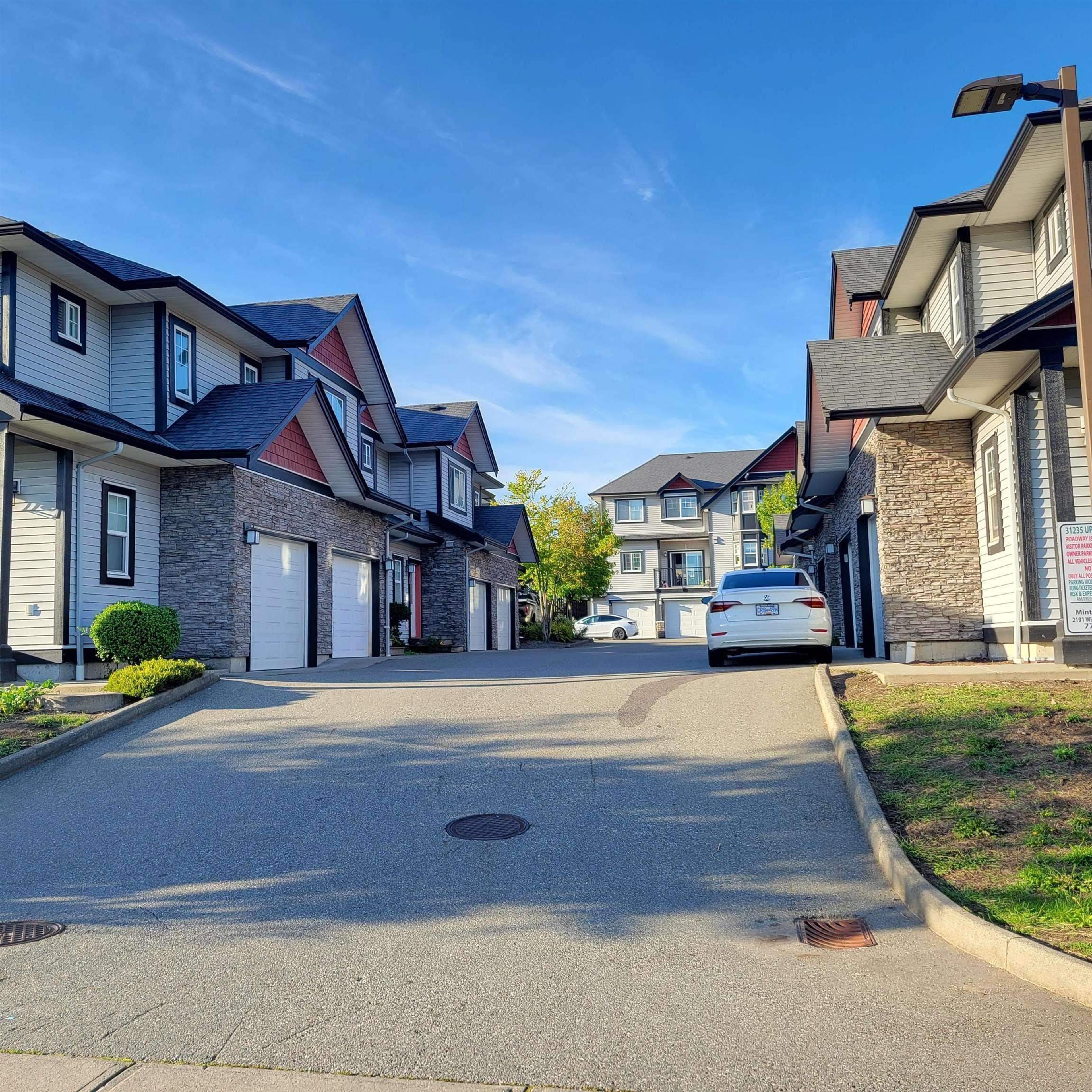 31235 Upper Maclure Road, Abbotsford - Exteriors - Full Complex View - Photo 1