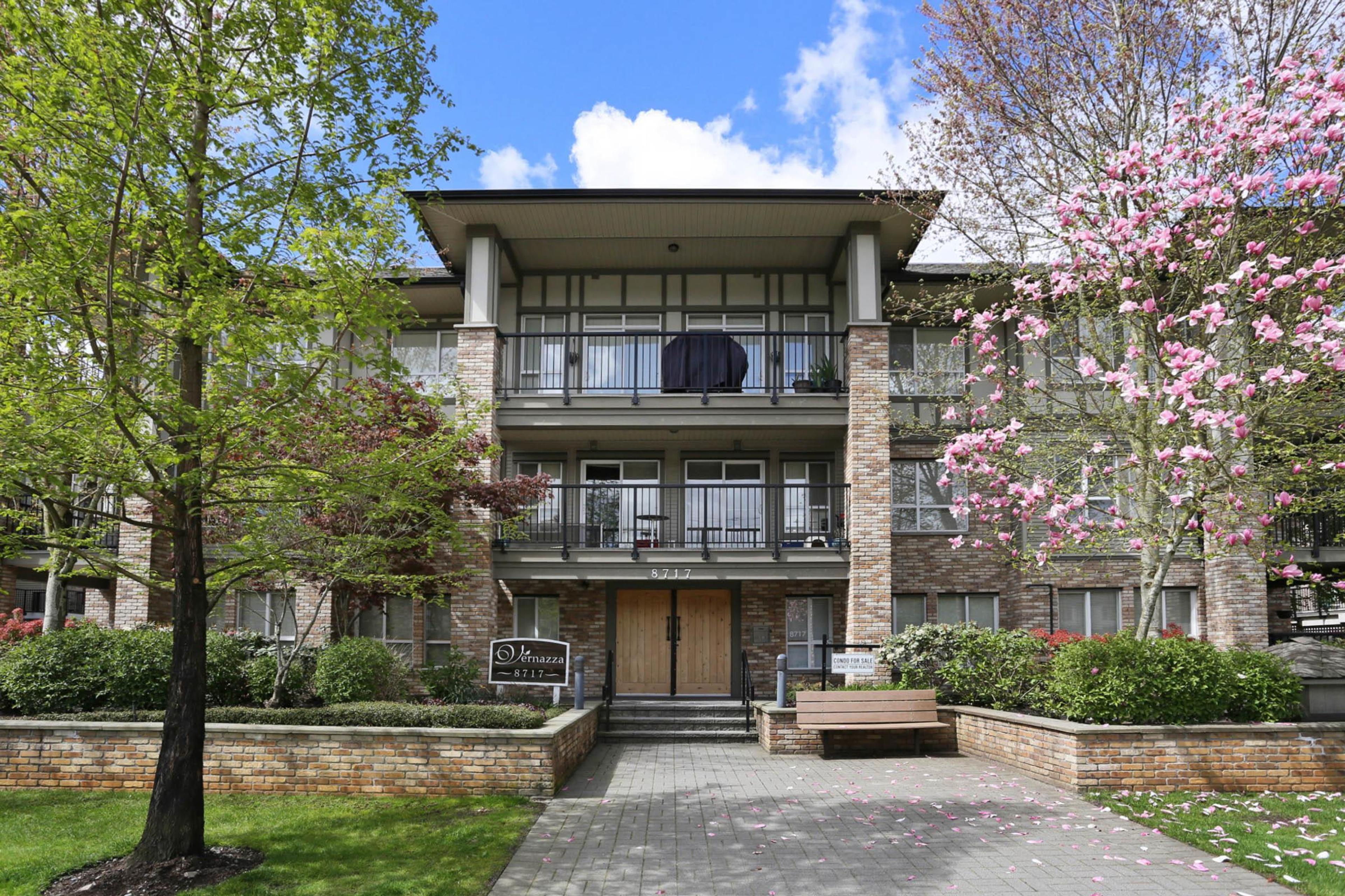 8717 160 Street, Surrey - Exteriors - Photo 3