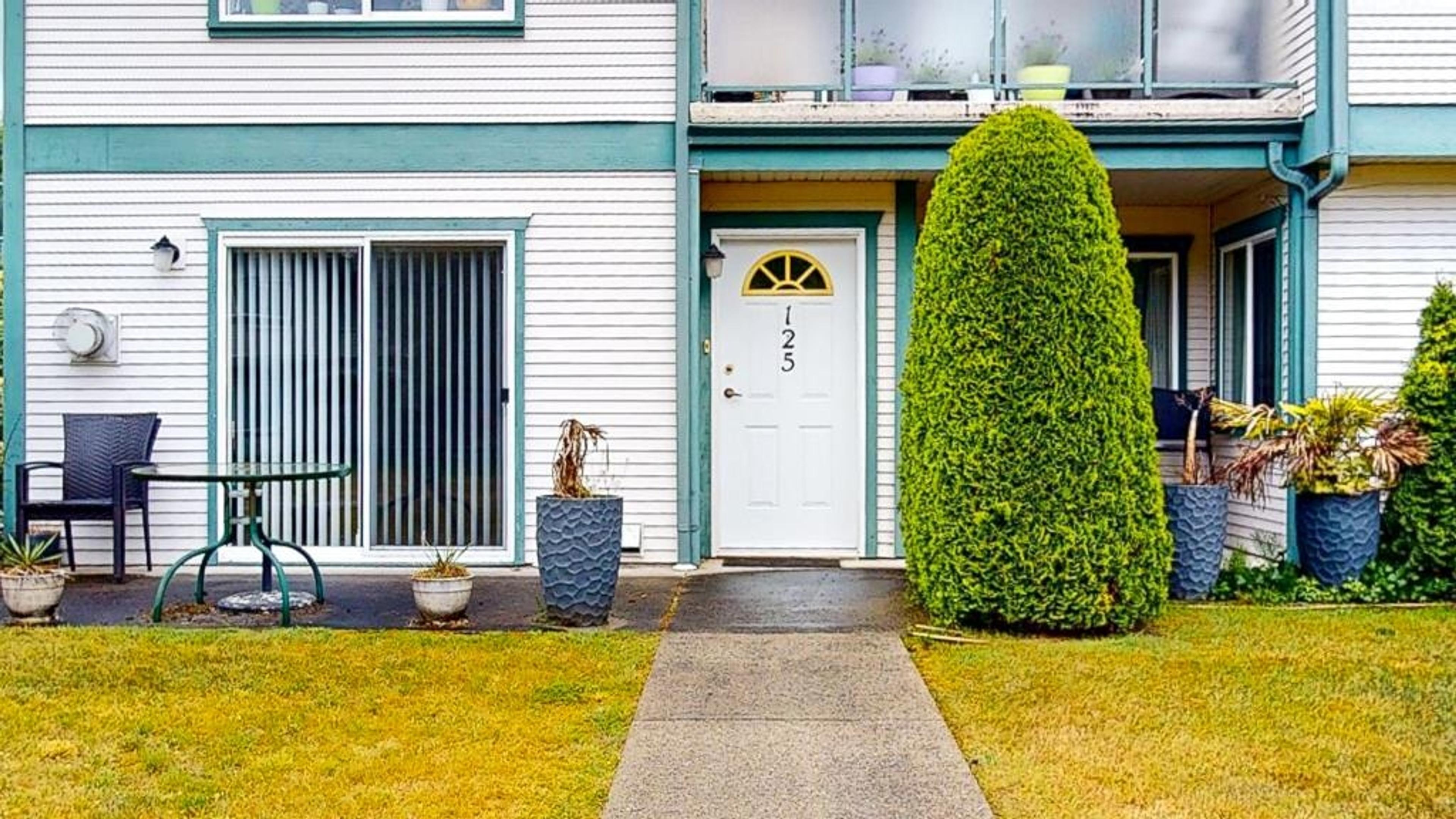 5711 Ebbtide Street, Sechelt - Exteriors - Photo 1