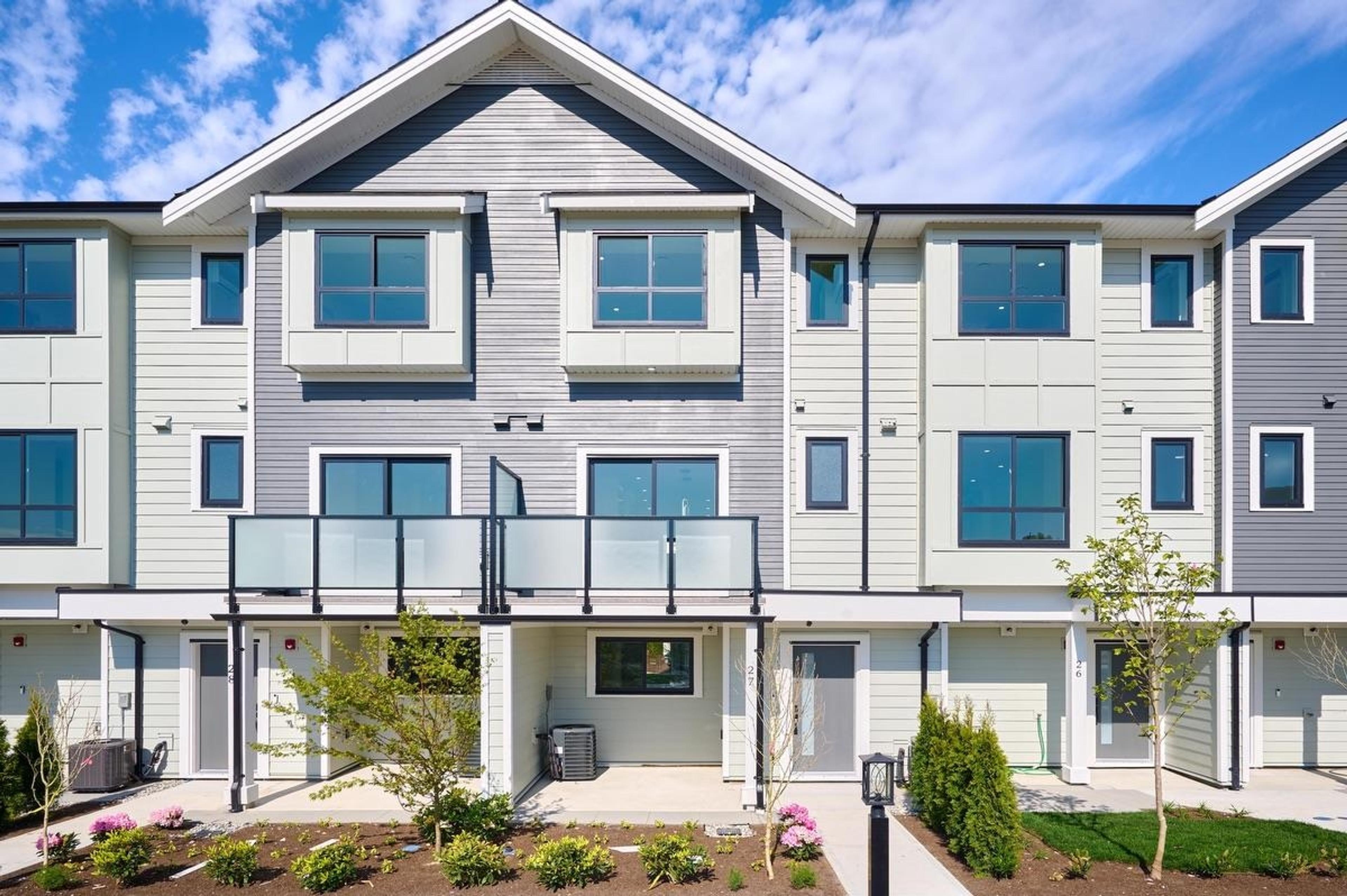 1115 Roma Avenue, New Westminster - Exteriors - Full Complex View - Photo 2