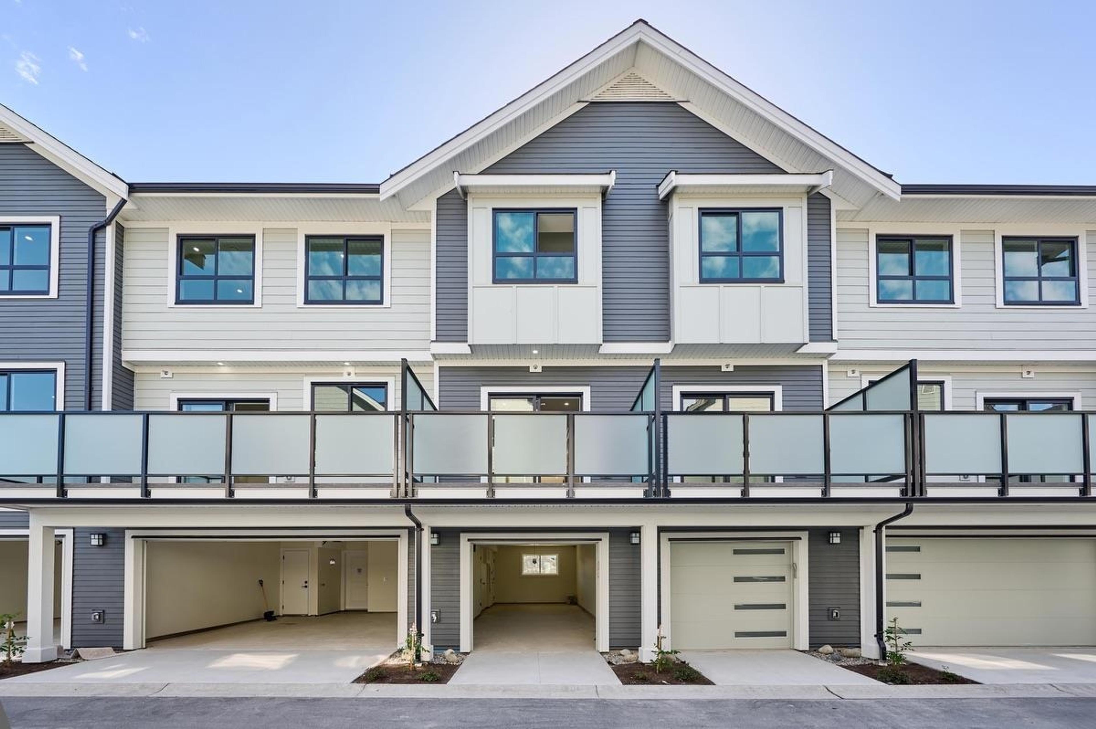 1115 Roma Avenue, New Westminster - Exteriors - Full Complex View - Photo 3