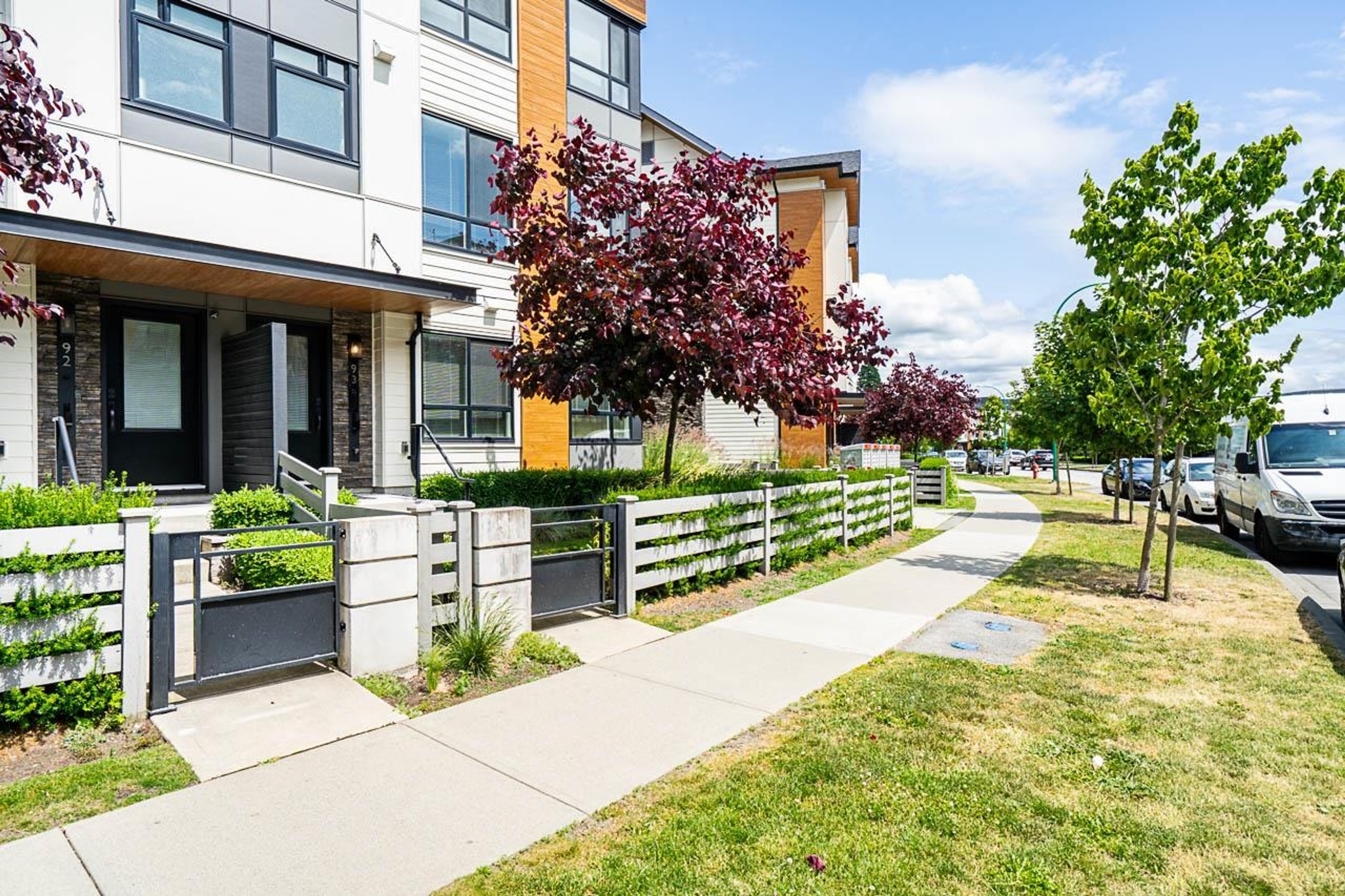 15151 Edmund Drive, Surrey - Exteriors - Full Complex View - Photo 4