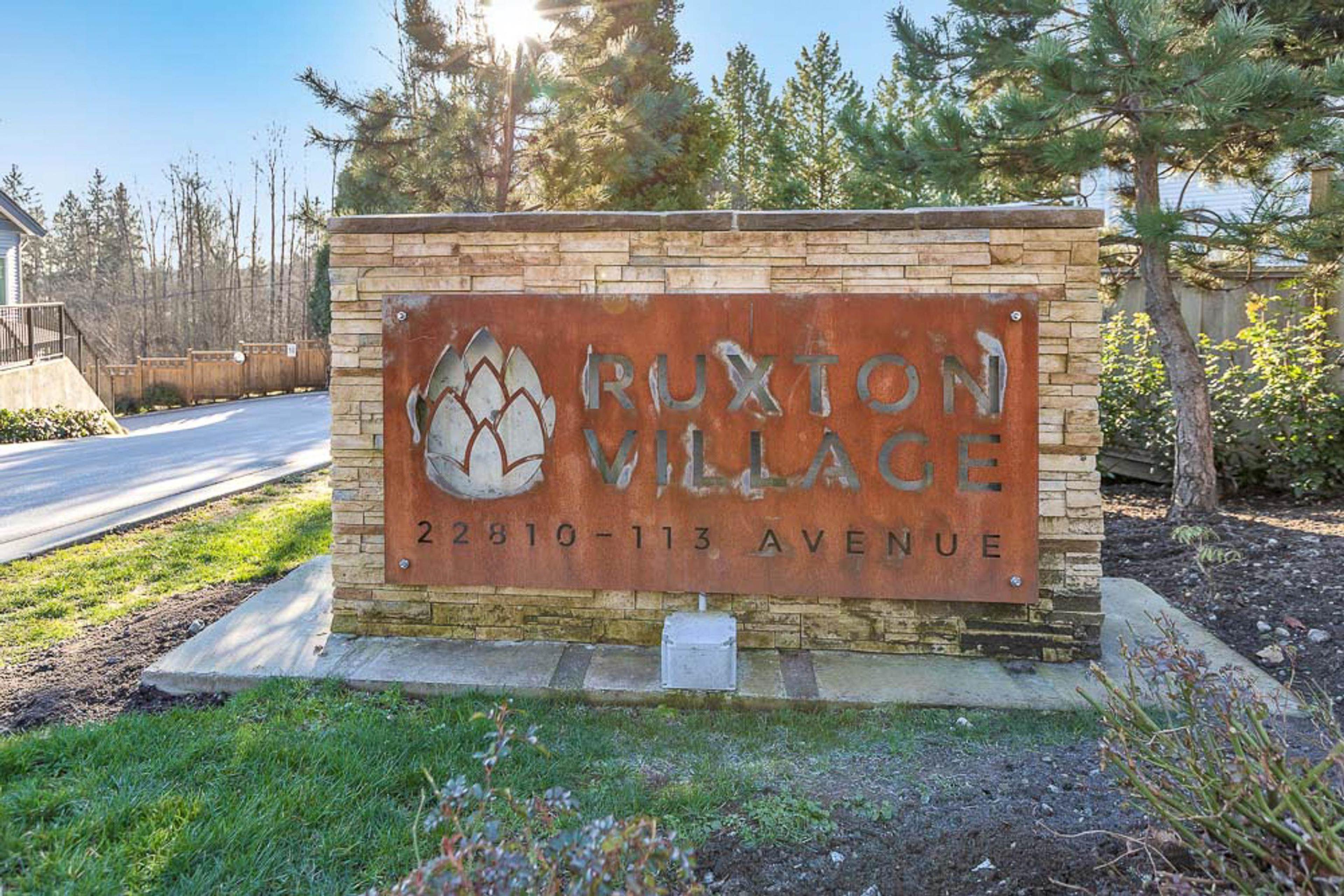 22810 113 Avenue, Maple Ridge - Exteriors - Photo 3