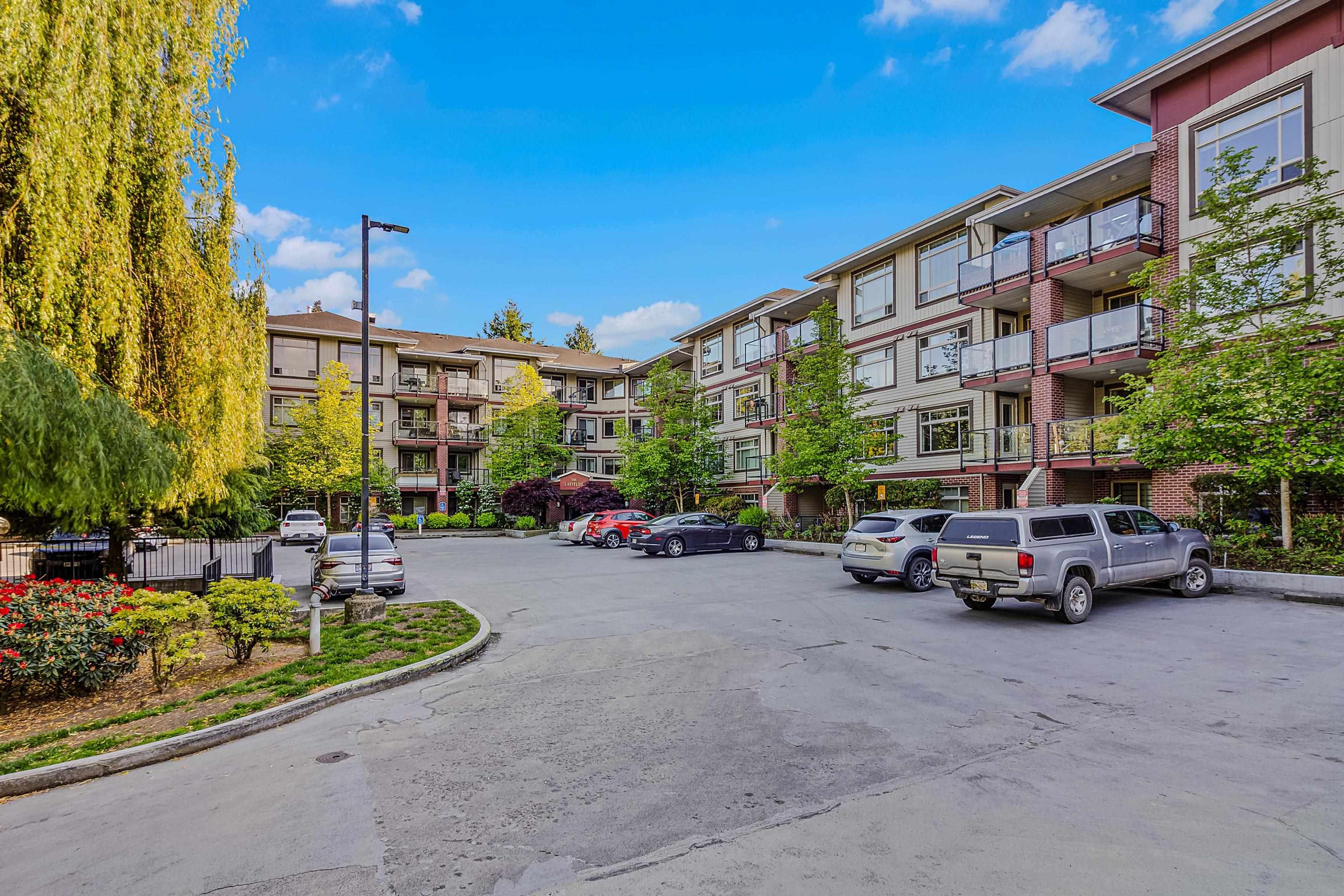 2233 Mckenzie Road, Abbotsford - Exteriors - Full Complex View - Photo 3