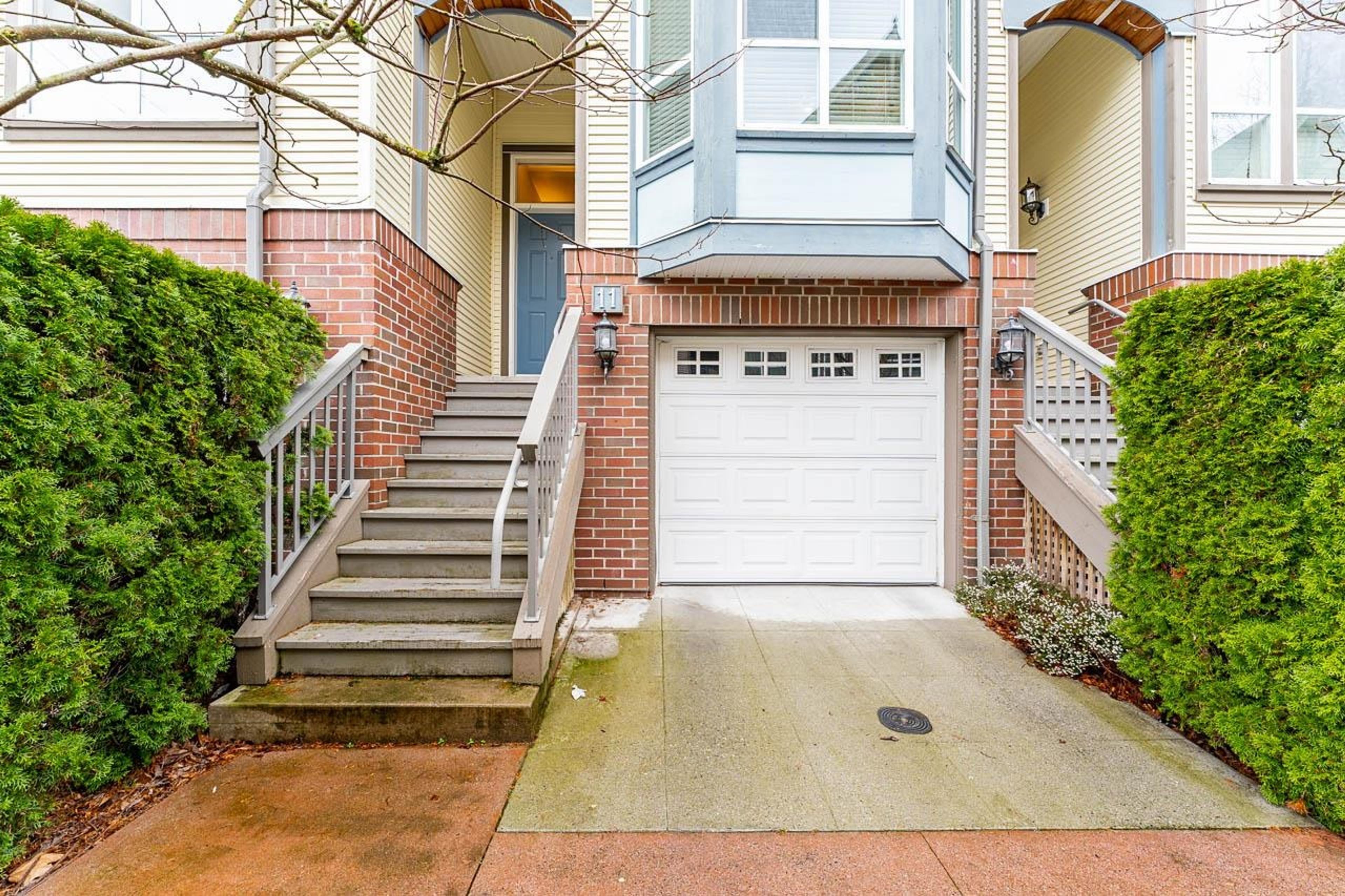 9051 Blundell Road, Richmond - Exteriors - Photo 2