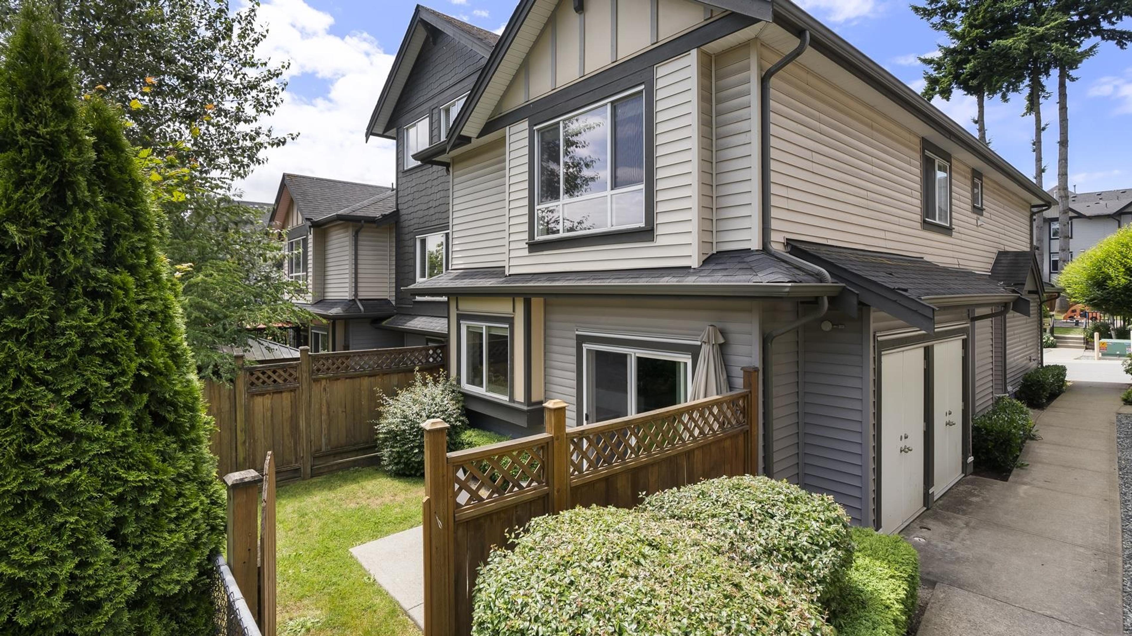 19938 70 Avenue, Langley - Exteriors - Photo 3