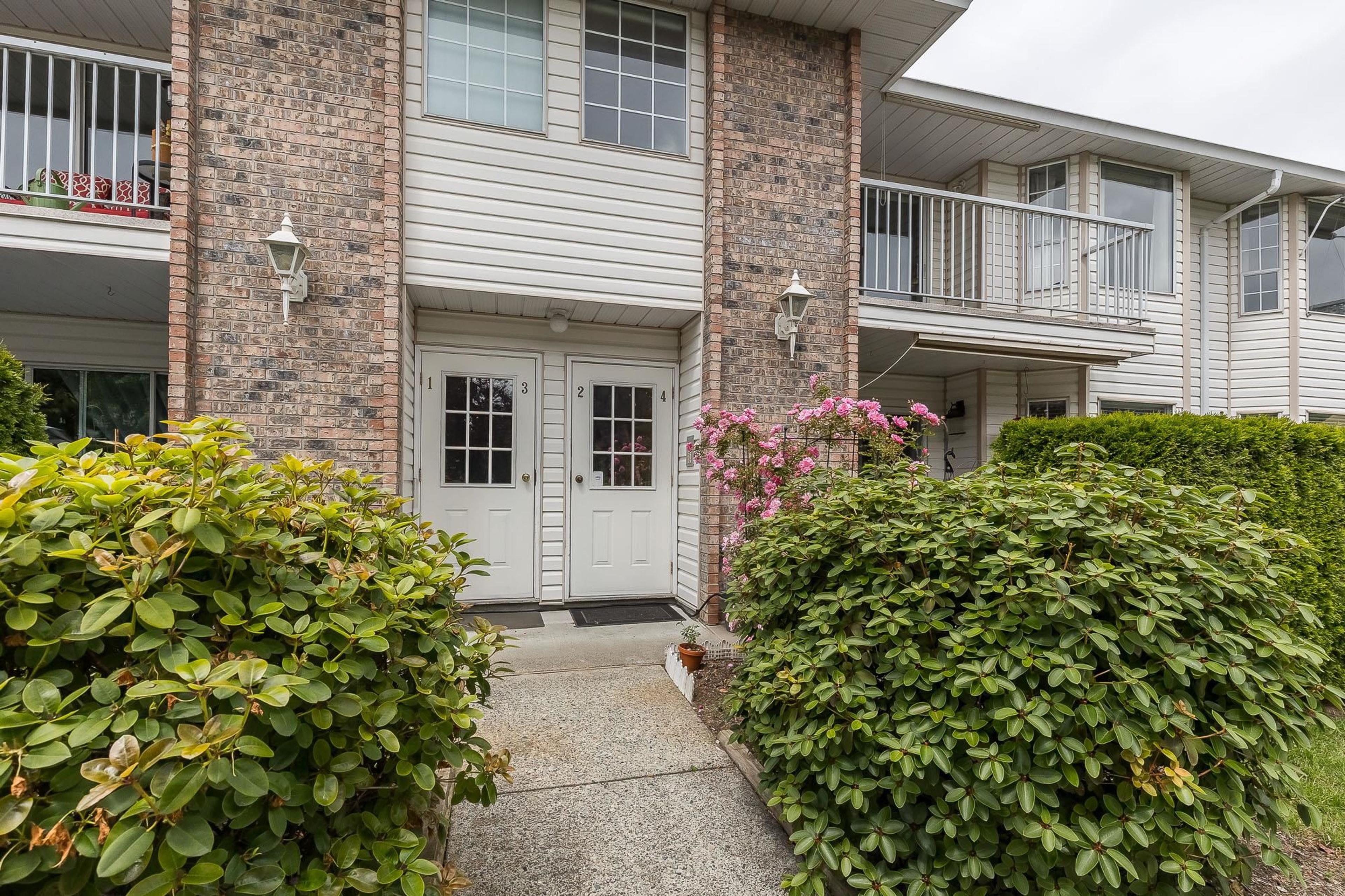 2938 Trafalgar Street, Abbotsford - Exteriors - Photo 2