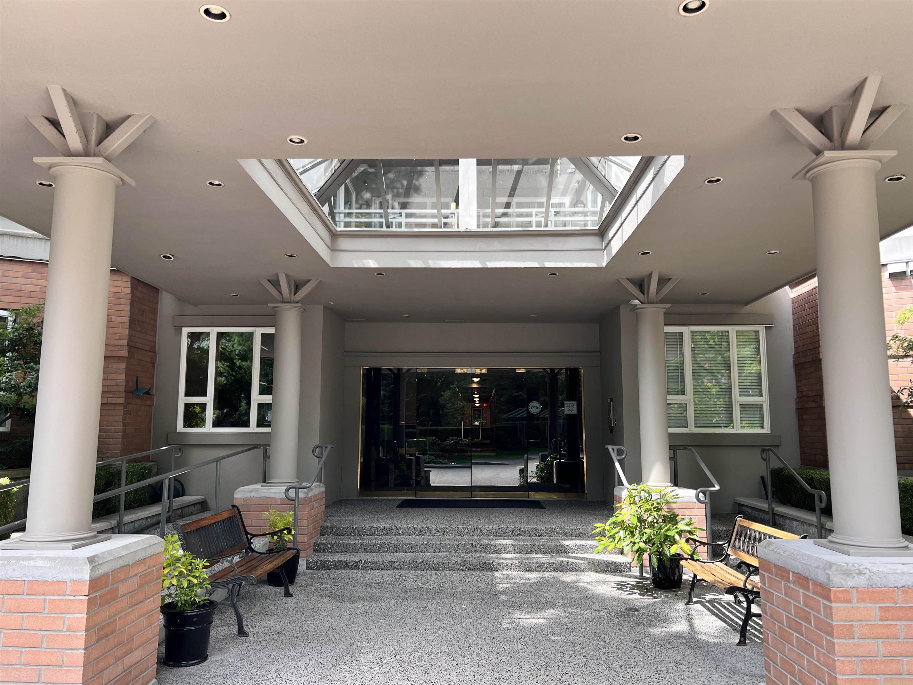 5683 Hampton Place, Vancouver - Exteriors - Photo 1