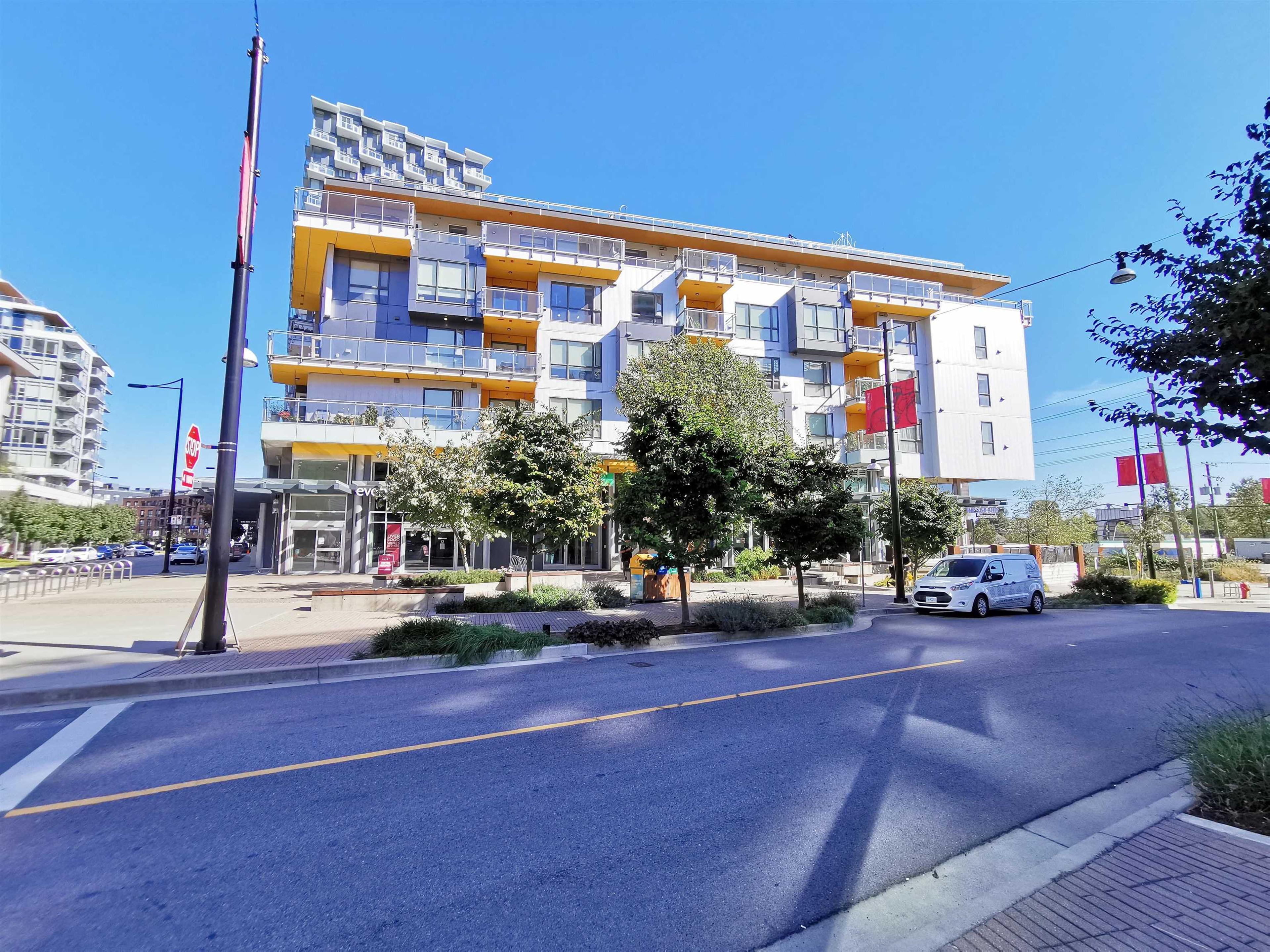 8580 River District Crossing, Vancouver - Exteriors - Photo 1