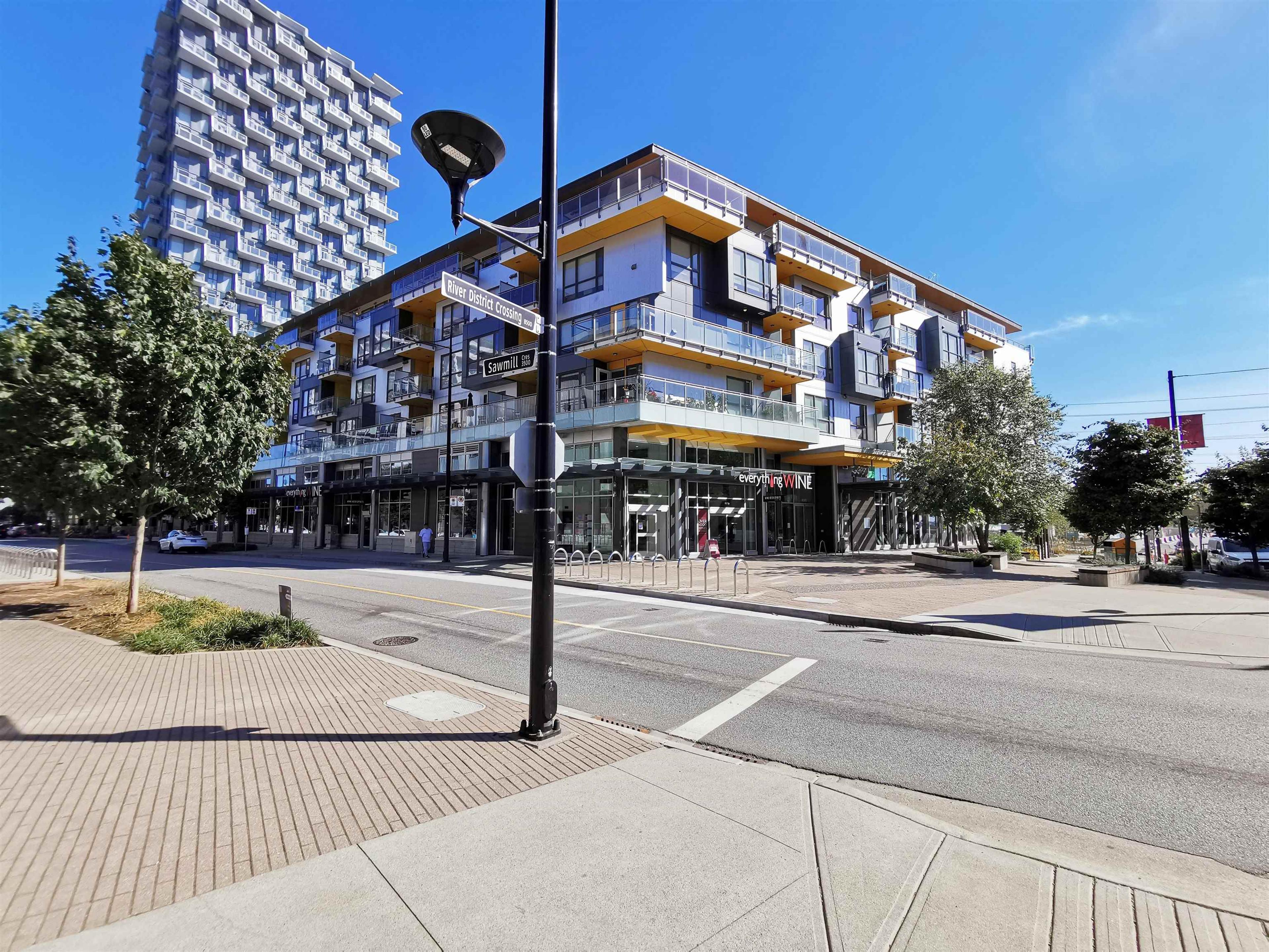 8580 River District Crossing, Vancouver - Exteriors - Photo 2