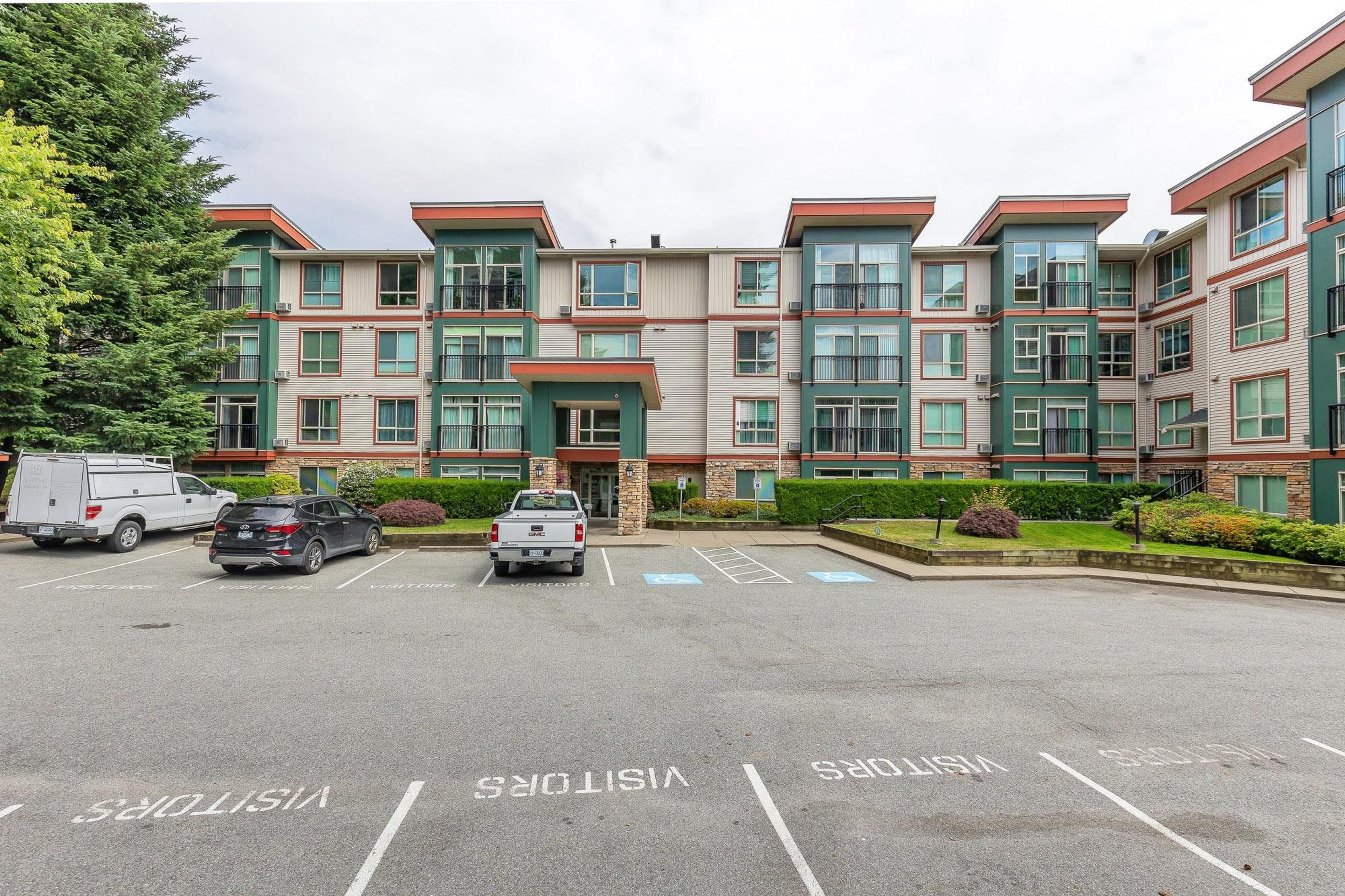 33485 South Fraser Way, Abbotsford - Exteriors - Full Complex View - Photo 2