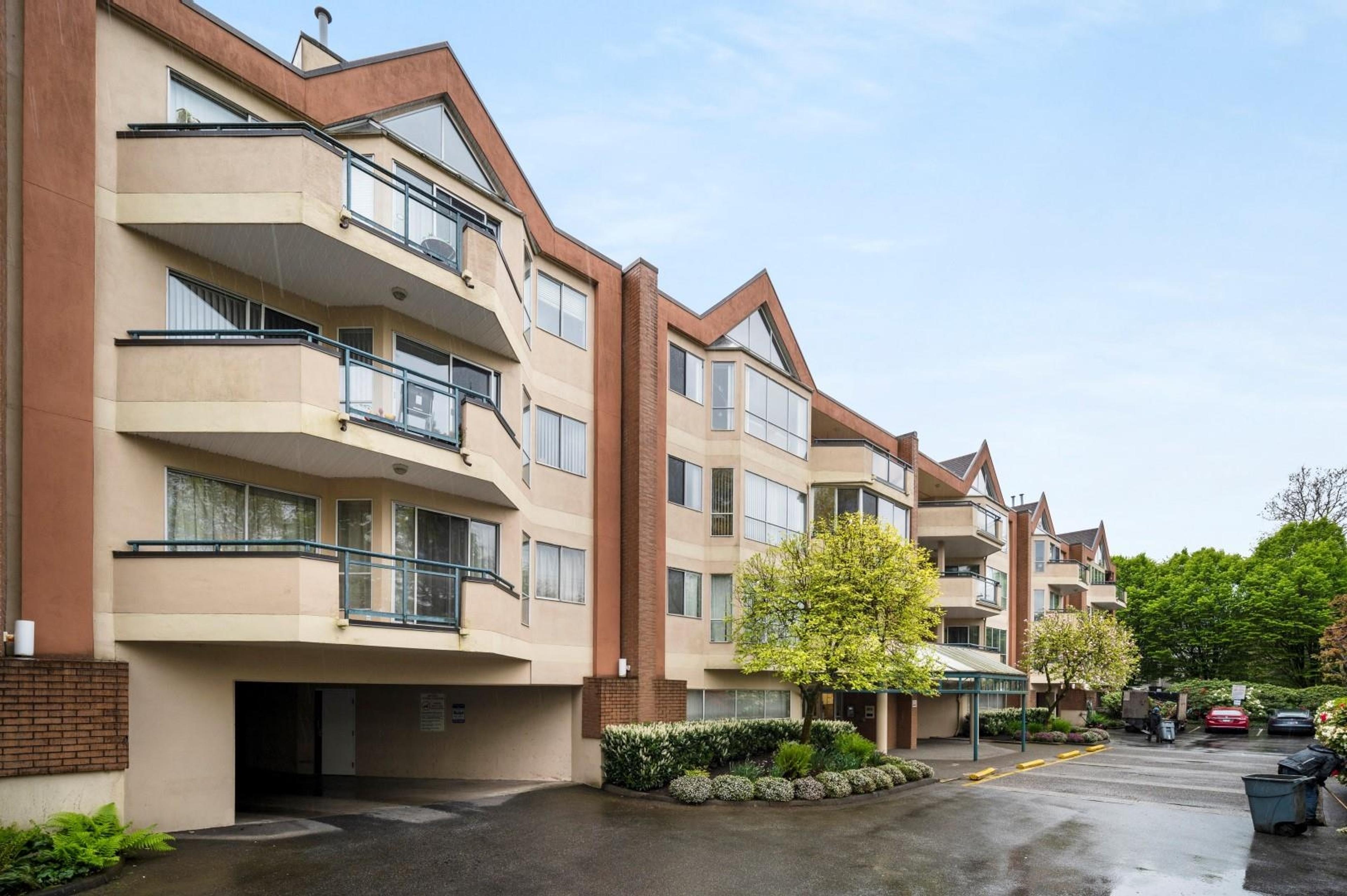 8600 Lansdowne Road, Richmond - Exteriors - Full Complex View - Photo 4