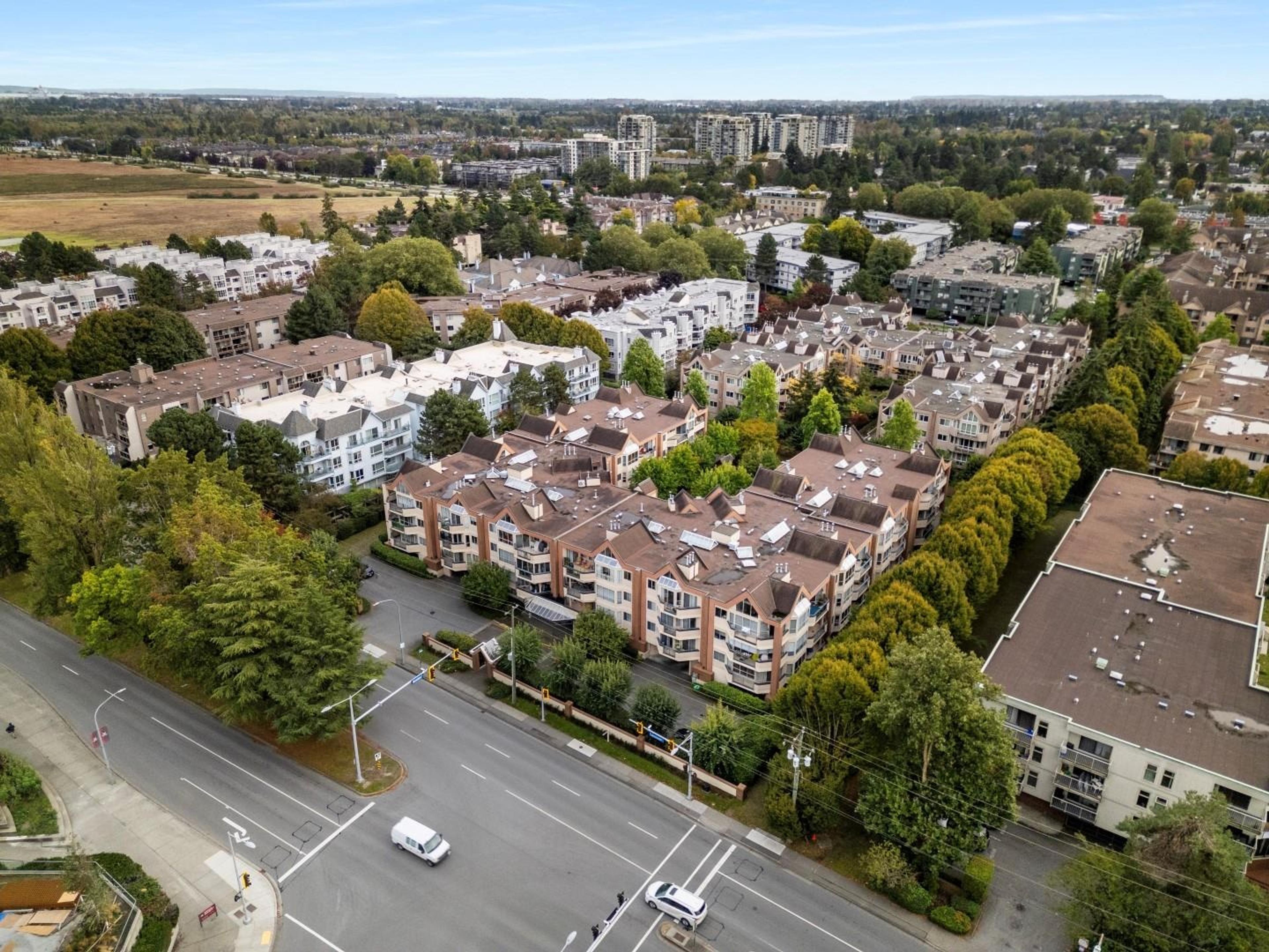 8600 Lansdowne Road, Richmond - Exteriors - Full Complex View, Drone/Aerial View - Photo 5