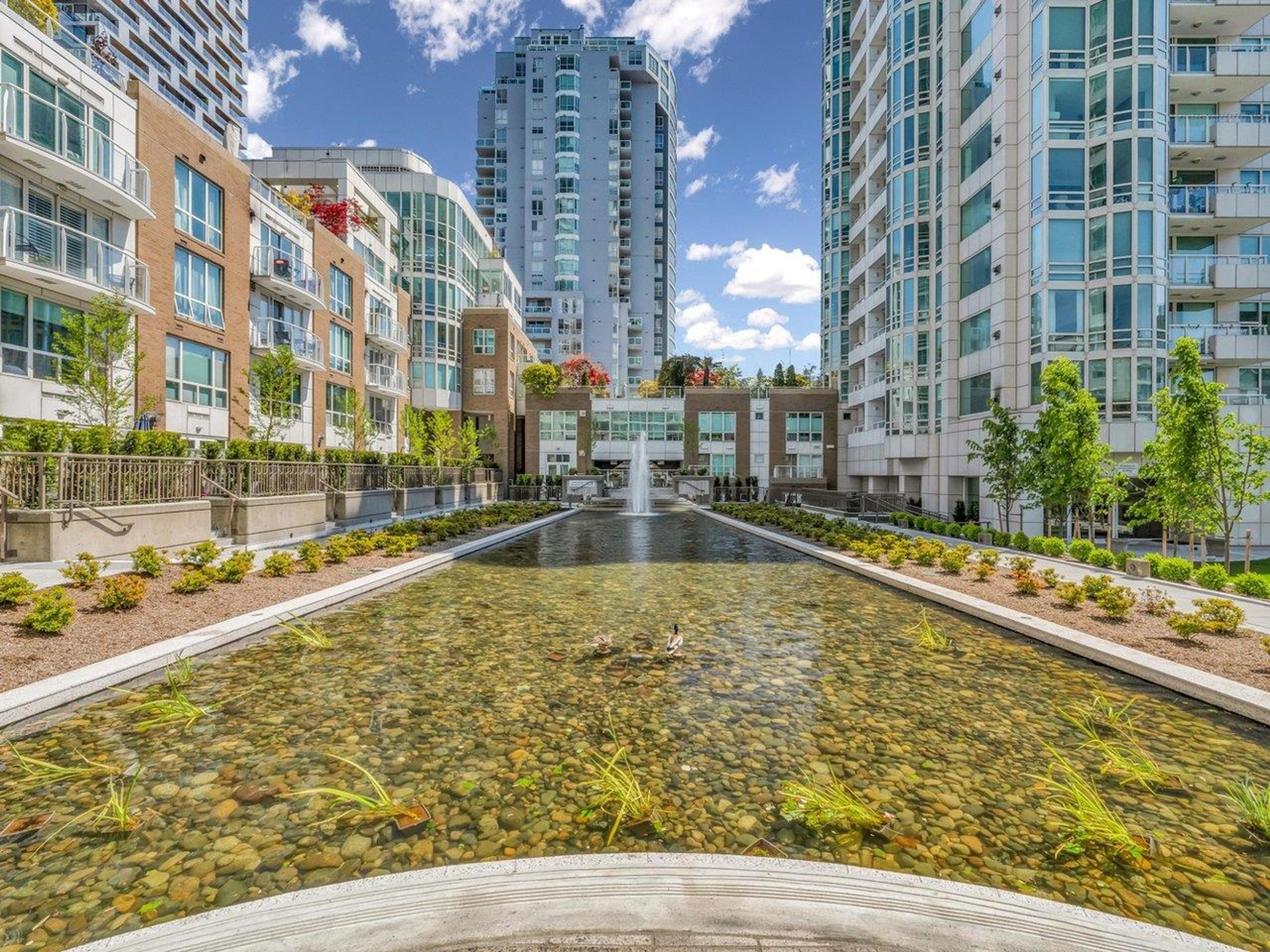 1501 Howe Street, Vancouver - Exteriors - Full Complex View - Photo 3