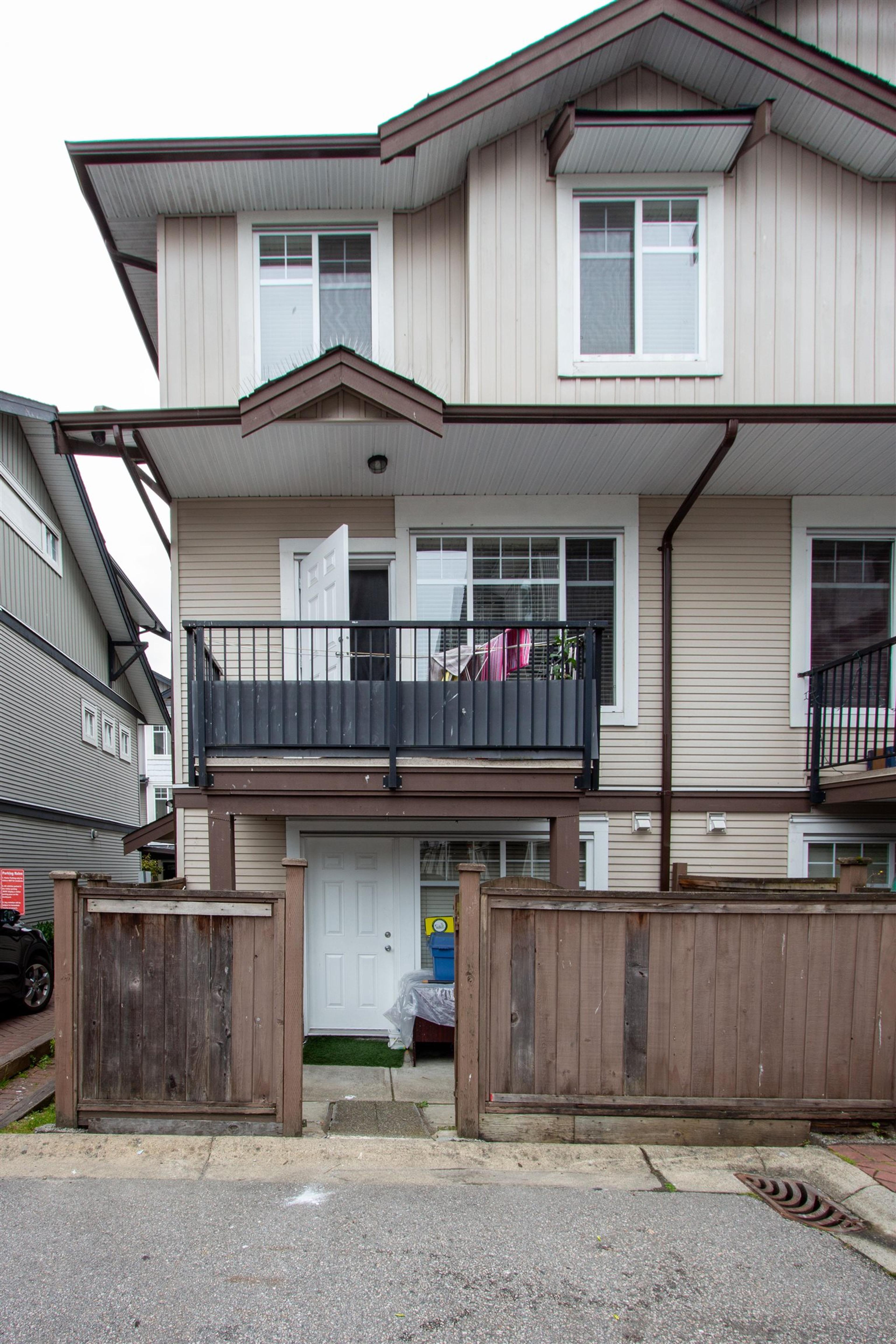 7156 144 Street, Surrey - Exteriors - Photo 2