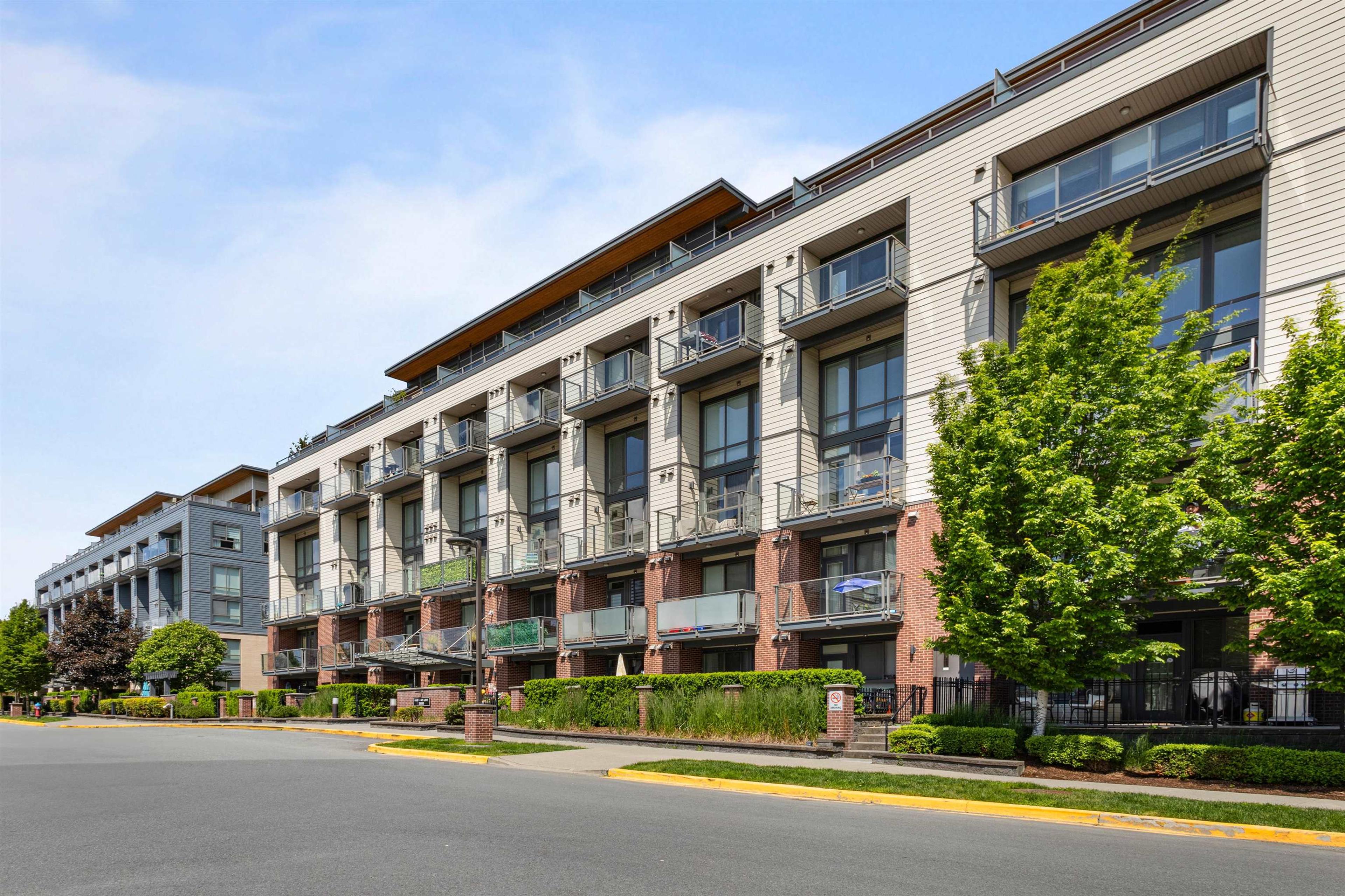 3090 Gladwin Road, Abbotsford - Exteriors - Full Complex View - Photo 1