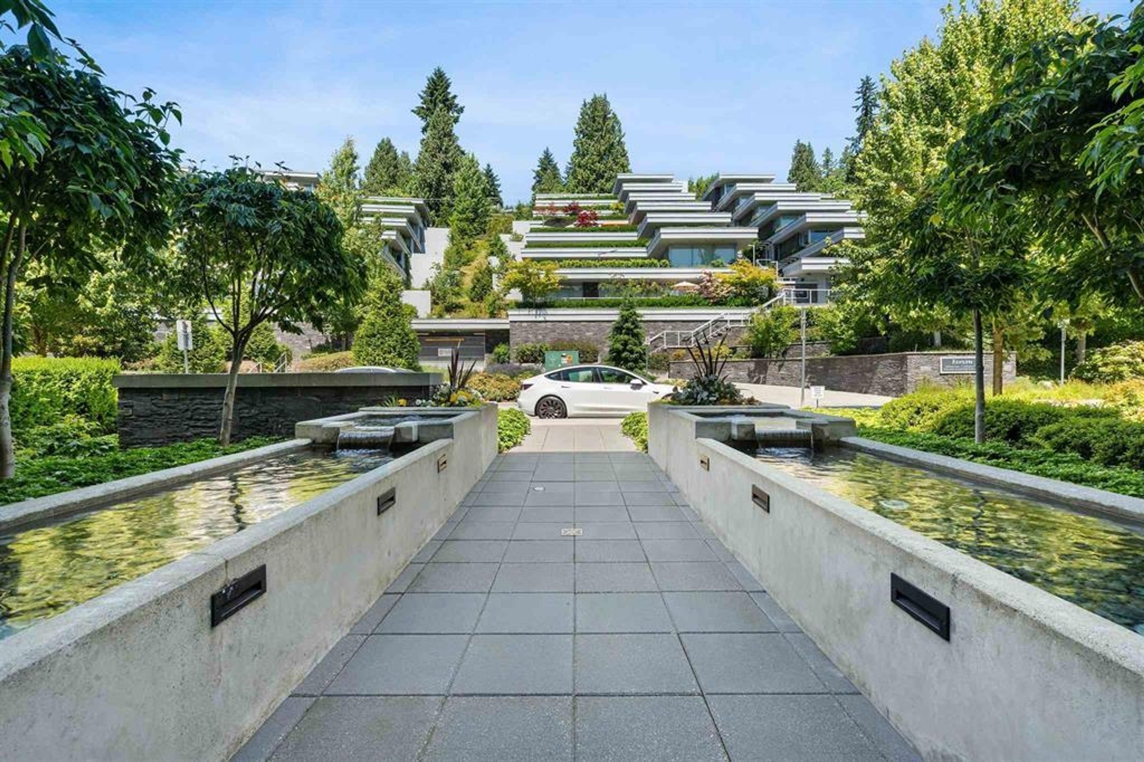 888 Arthur Erickson Place, West Vancouver - Exteriors - Full Complex View - Photo 2