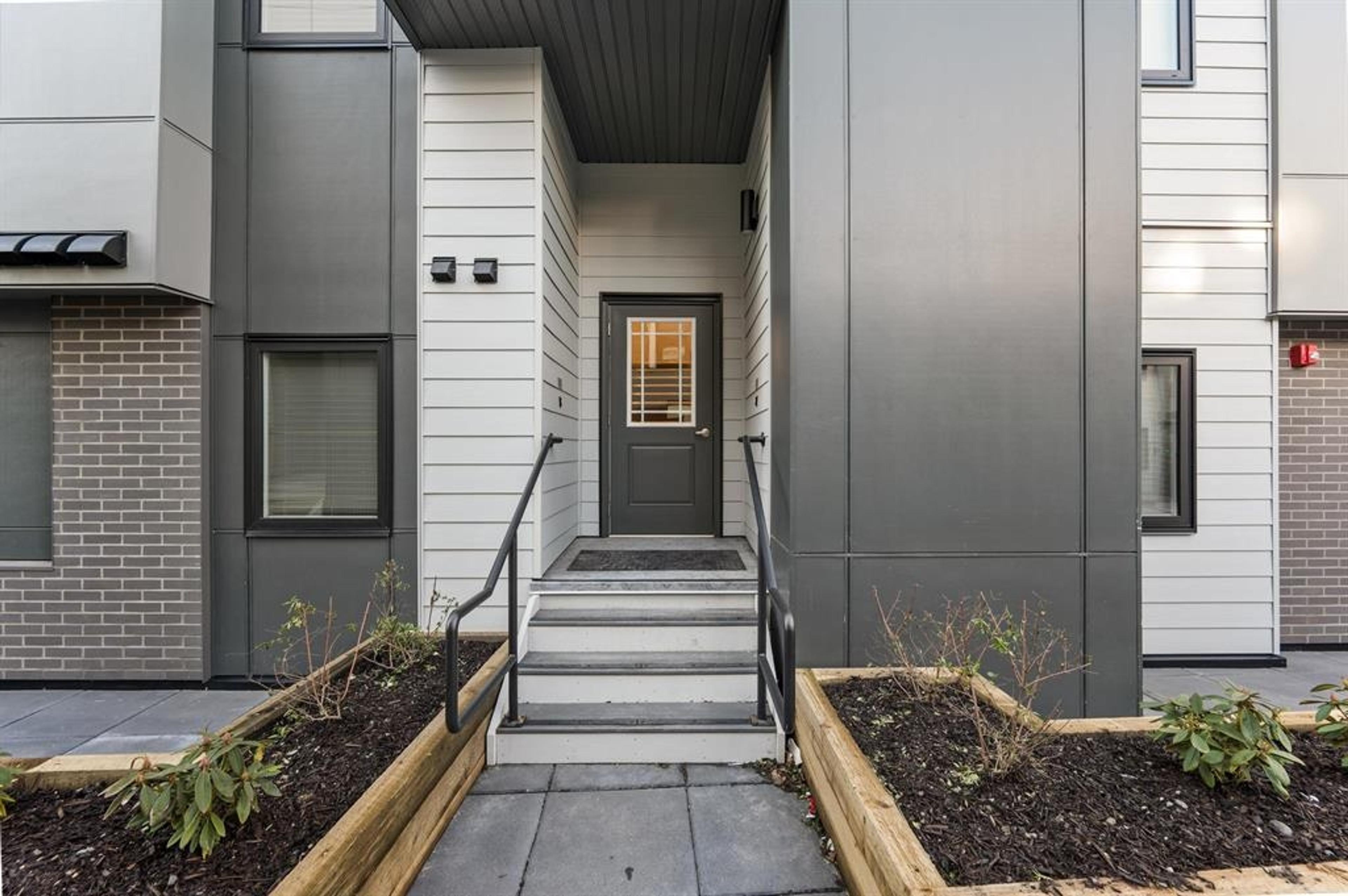 1419 Mccallum Road, Abbotsford - Exteriors - Photo 1