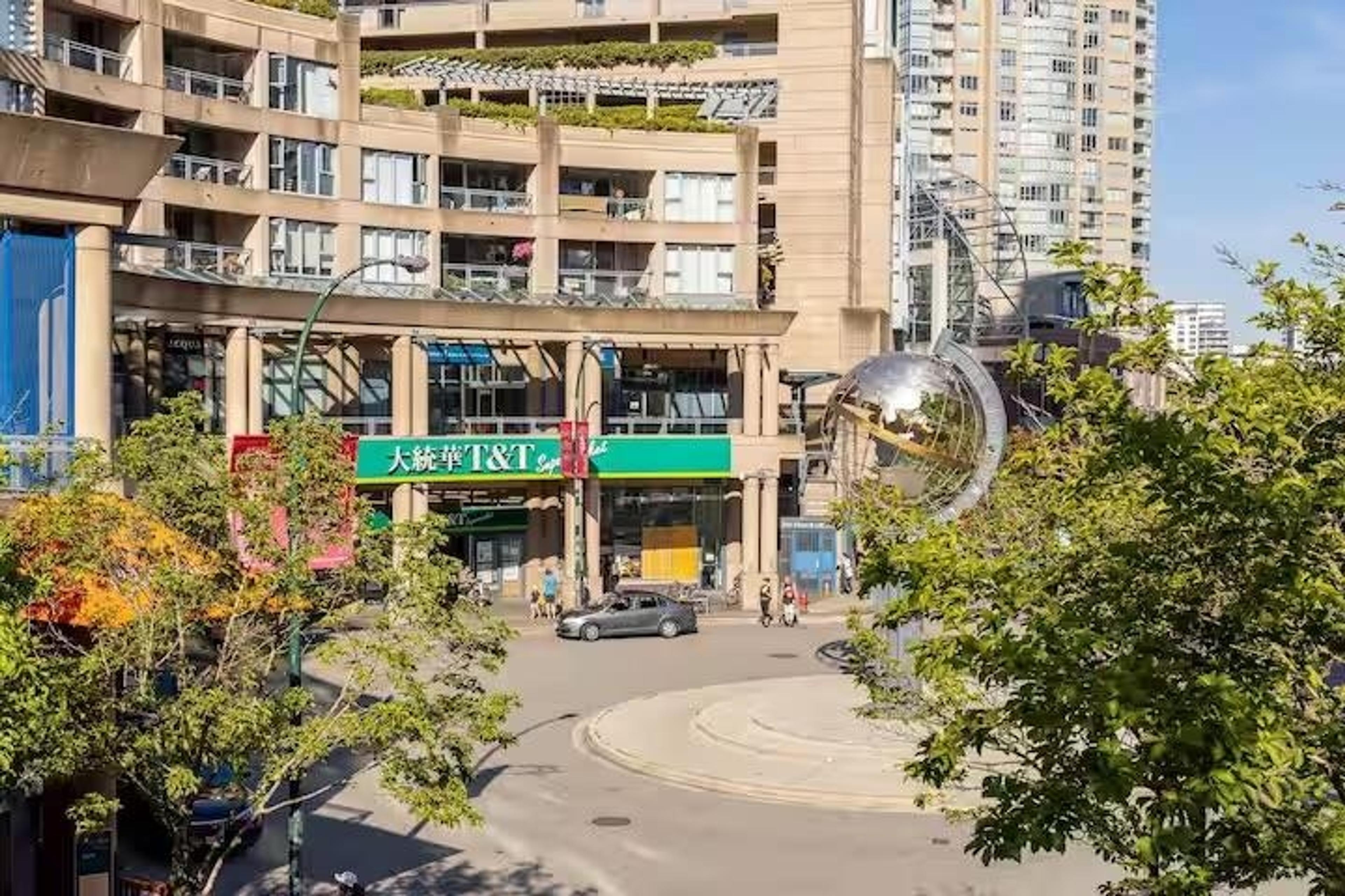 618 Abbott Street, Vancouver - Exteriors - Full Complex View - Photo 1