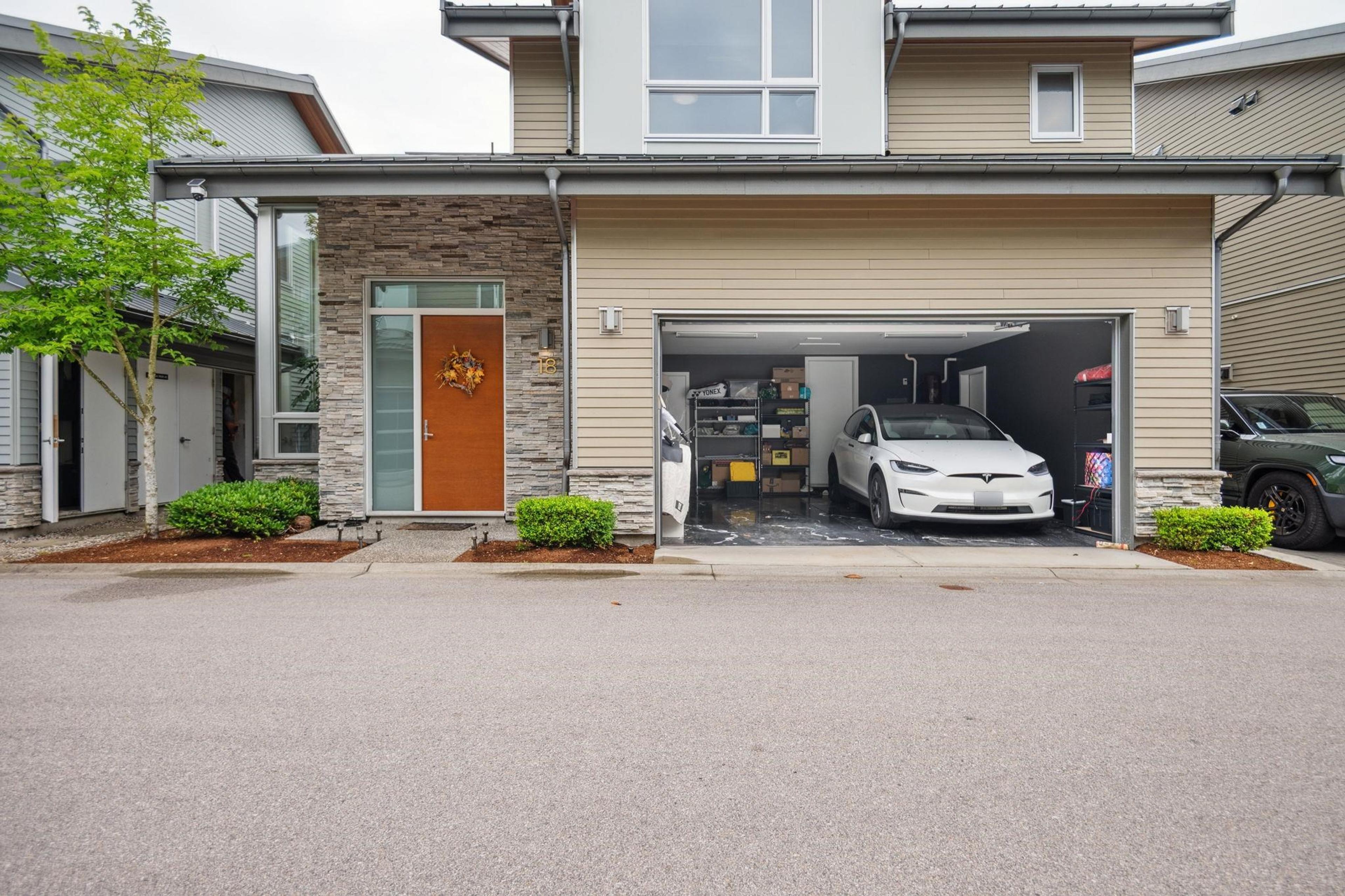 9055 Dayton Avenue, Richmond - Exteriors - Photo 3