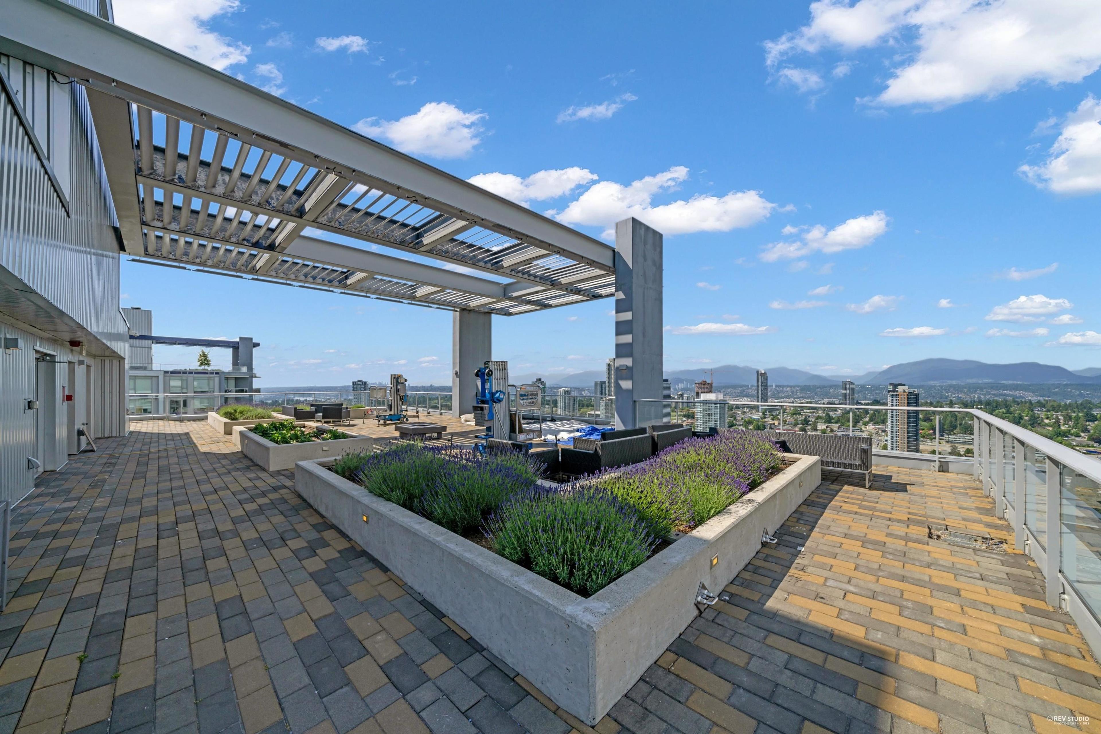 13750 100 Avenue, Surrey - Outdoor Amenities - Rooftop terraces / Patios - Photo 2