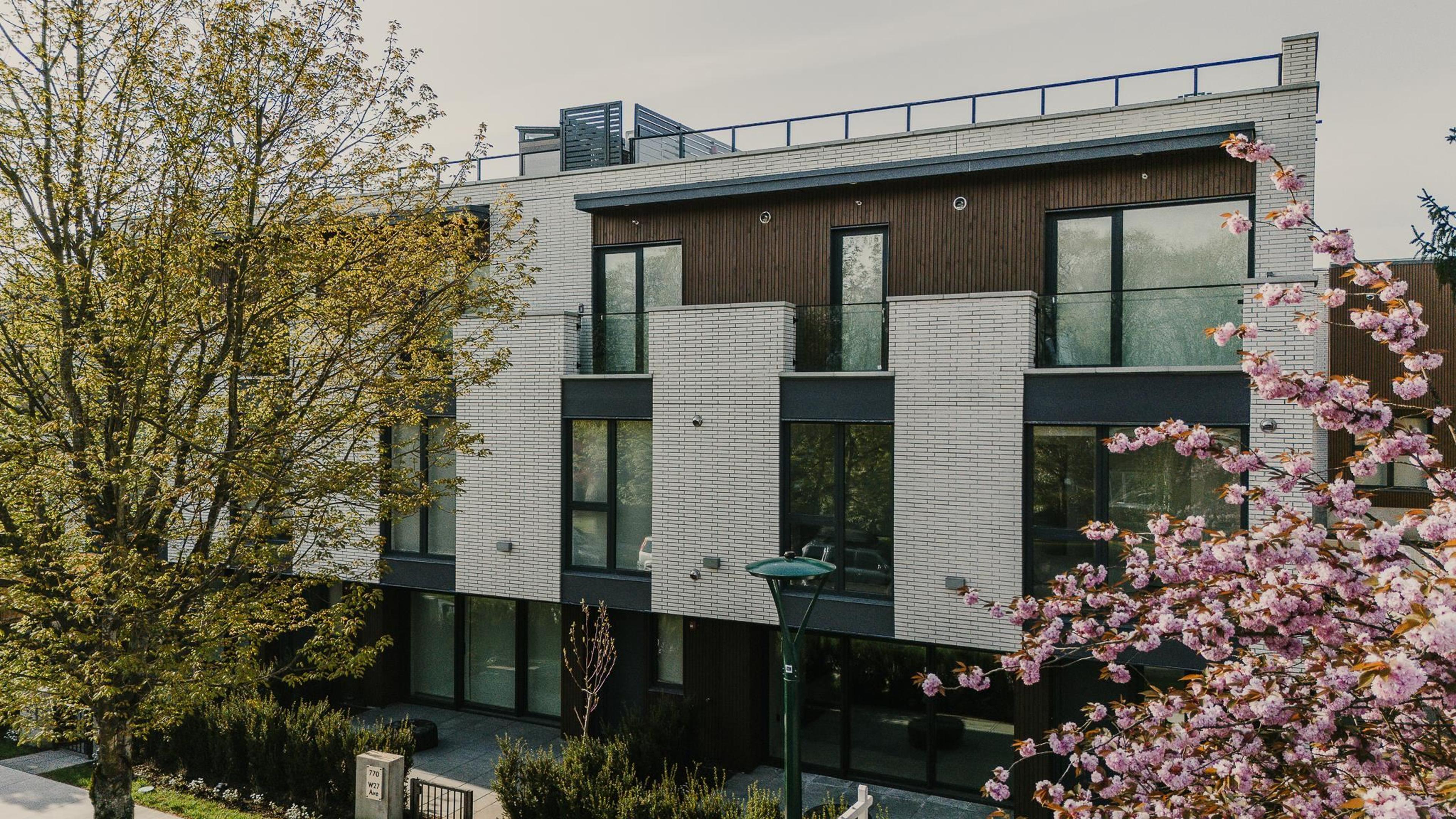 772 W 27th Avenue, Vancouver - Exteriors - Full Complex View - Photo 1