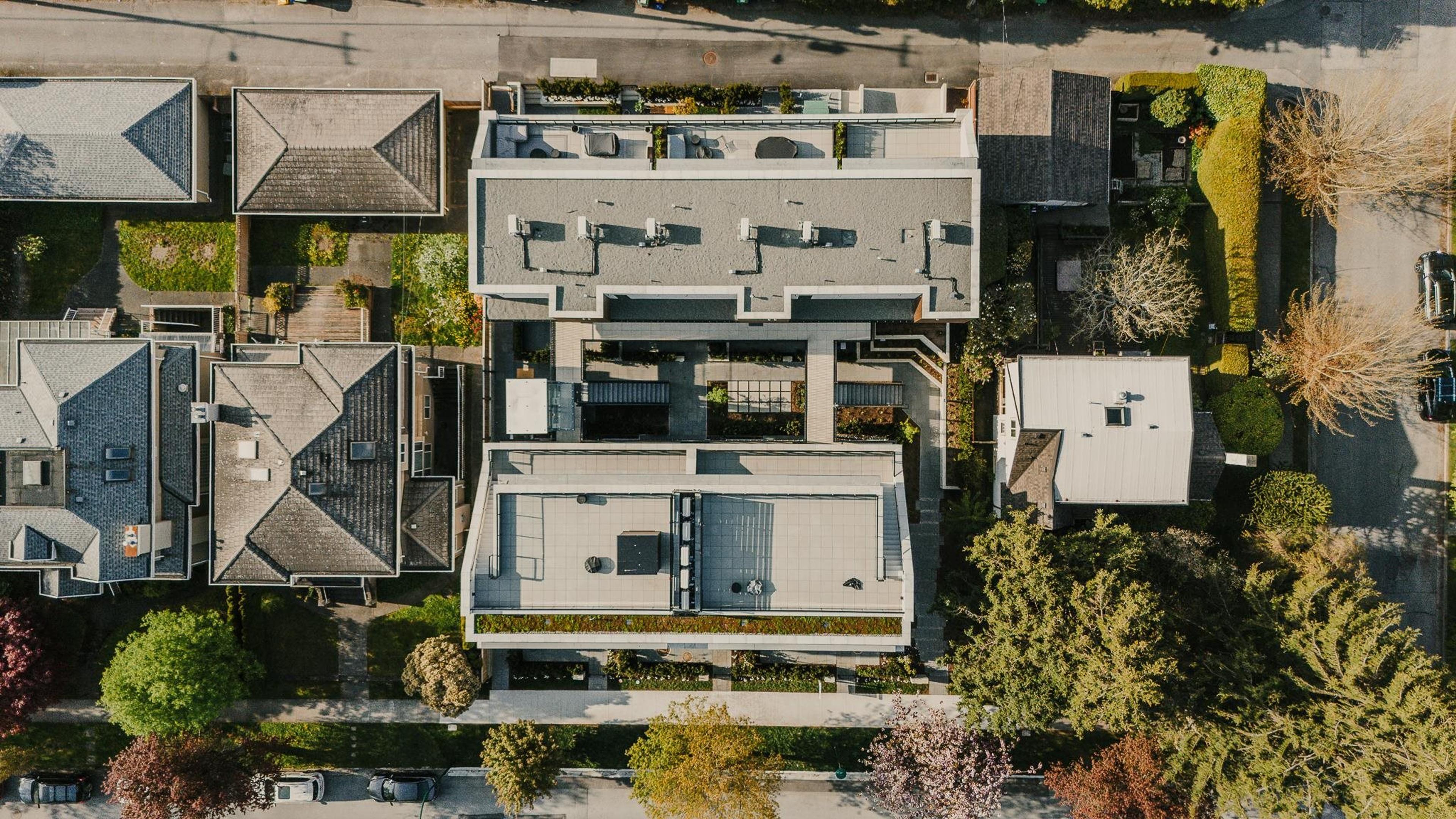 772 W 27th Avenue, Vancouver - Exteriors - Full Complex View, Drone/Aerial View - Photo 4