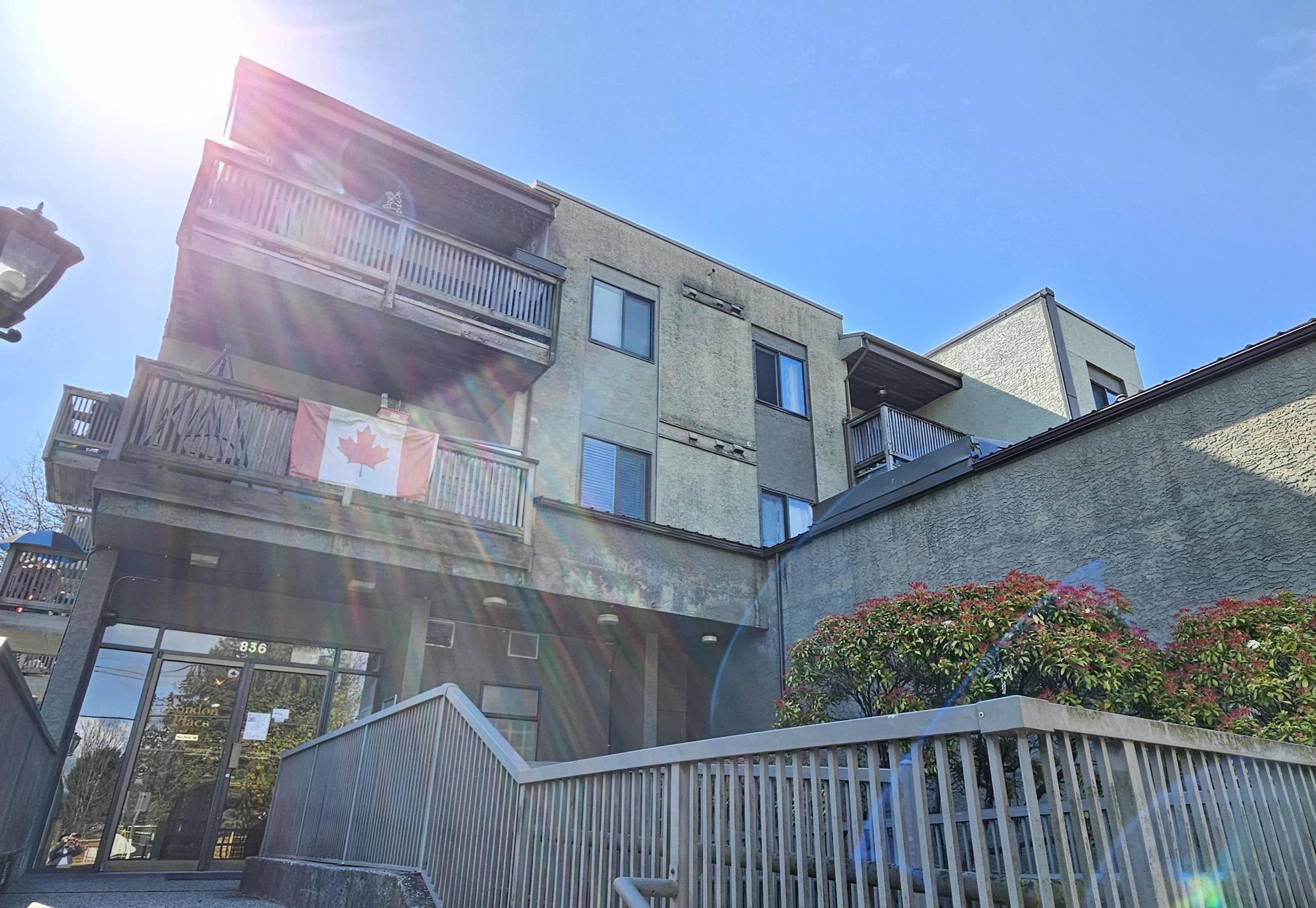 836 Twelfth Street, New Westminster - Exteriors - Photo 1