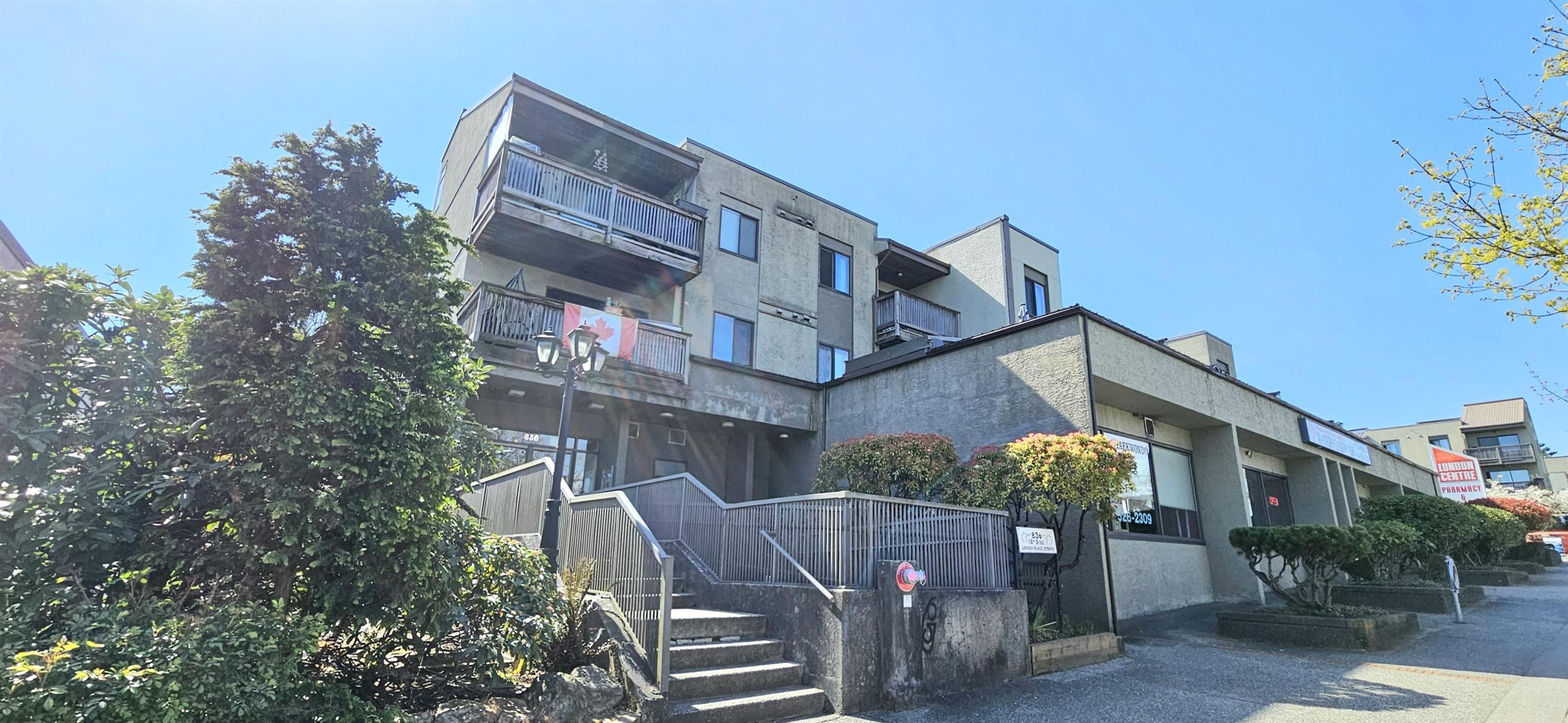 836 Twelfth Street, New Westminster - Exteriors - Photo 2
