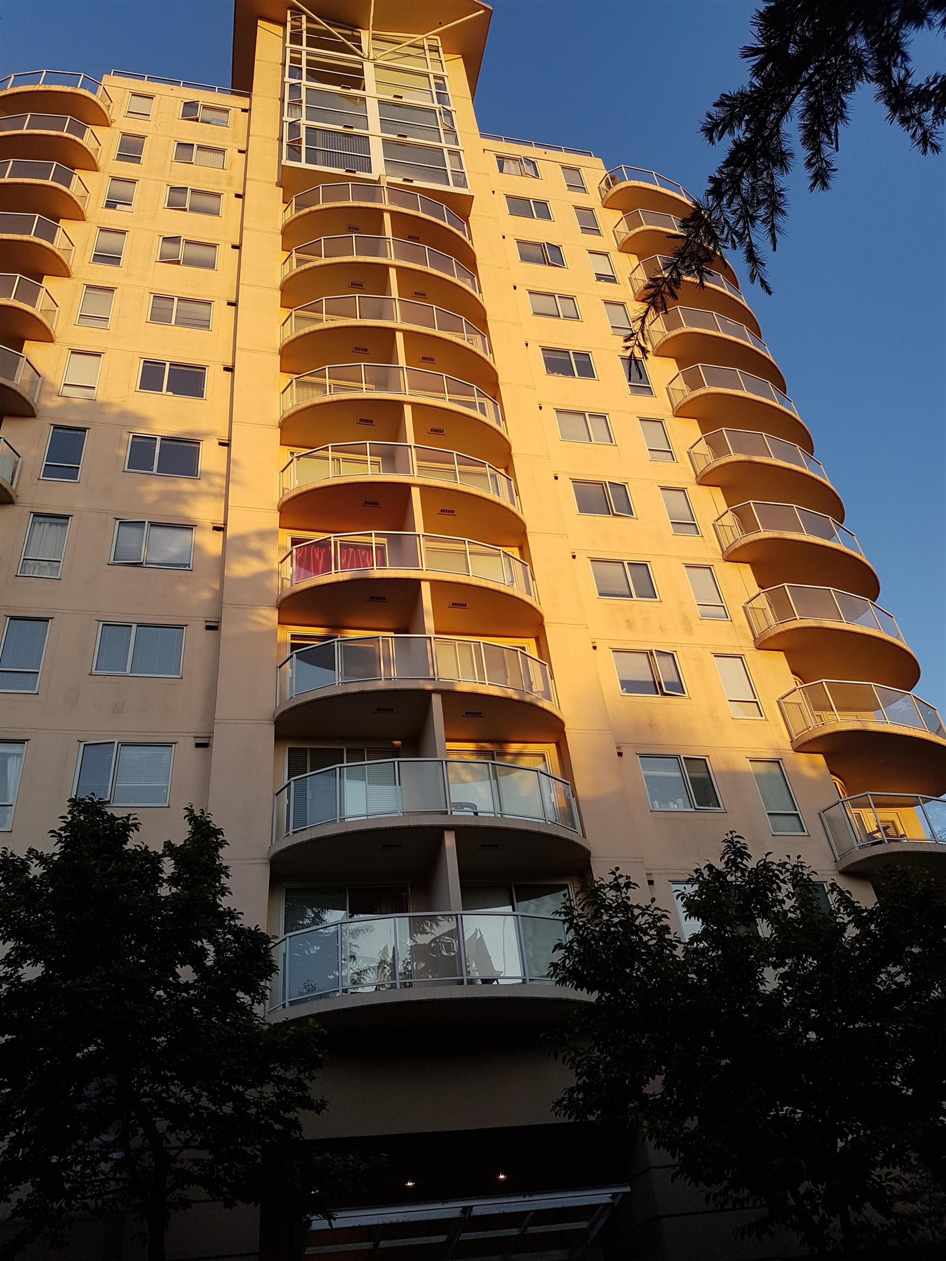 7680 Granville Avenue, Richmond - Exteriors - Photo 2