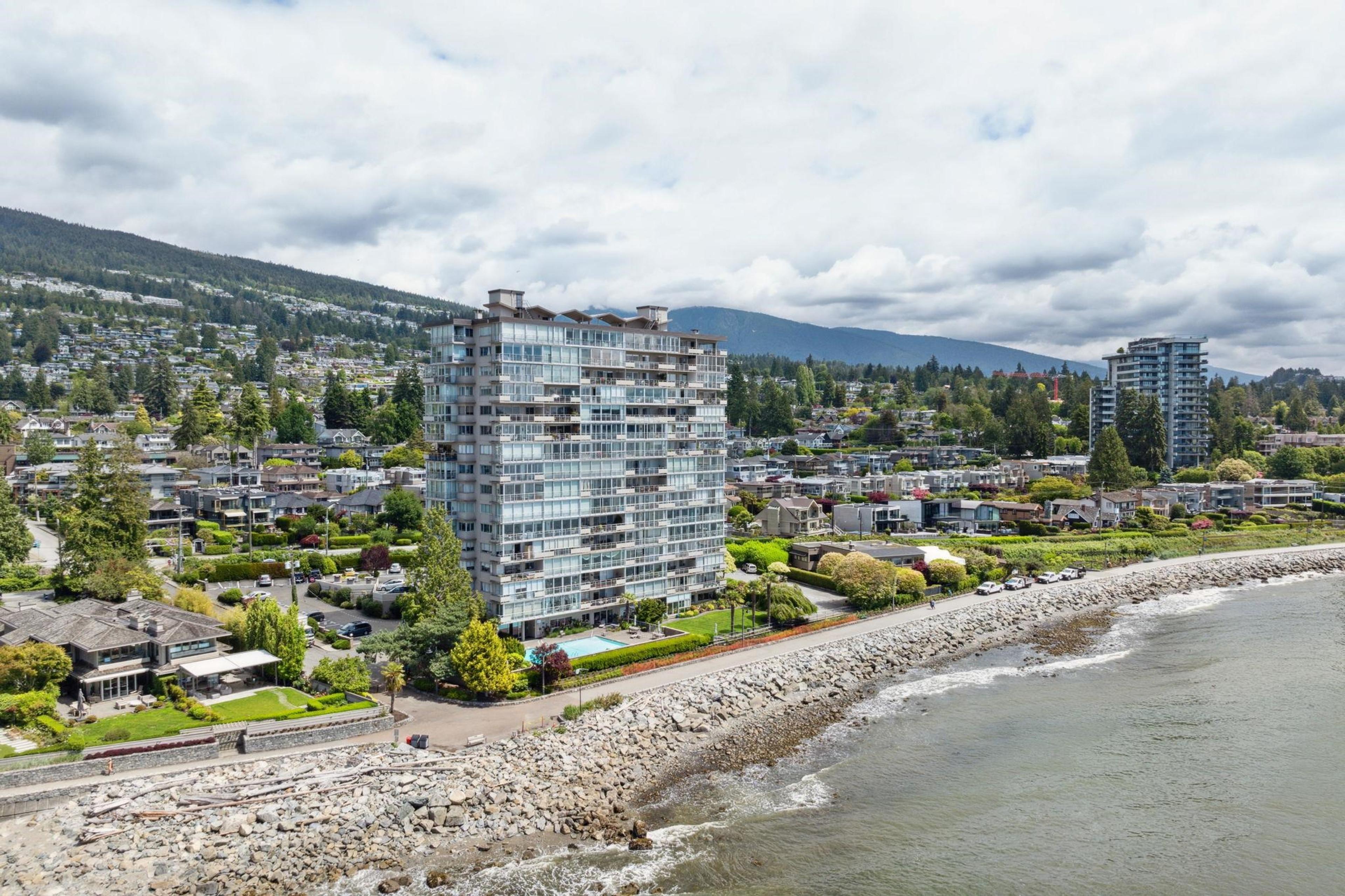 150 24th Street, West Vancouver - Exteriors - Drone/Aerial View - Photo 1