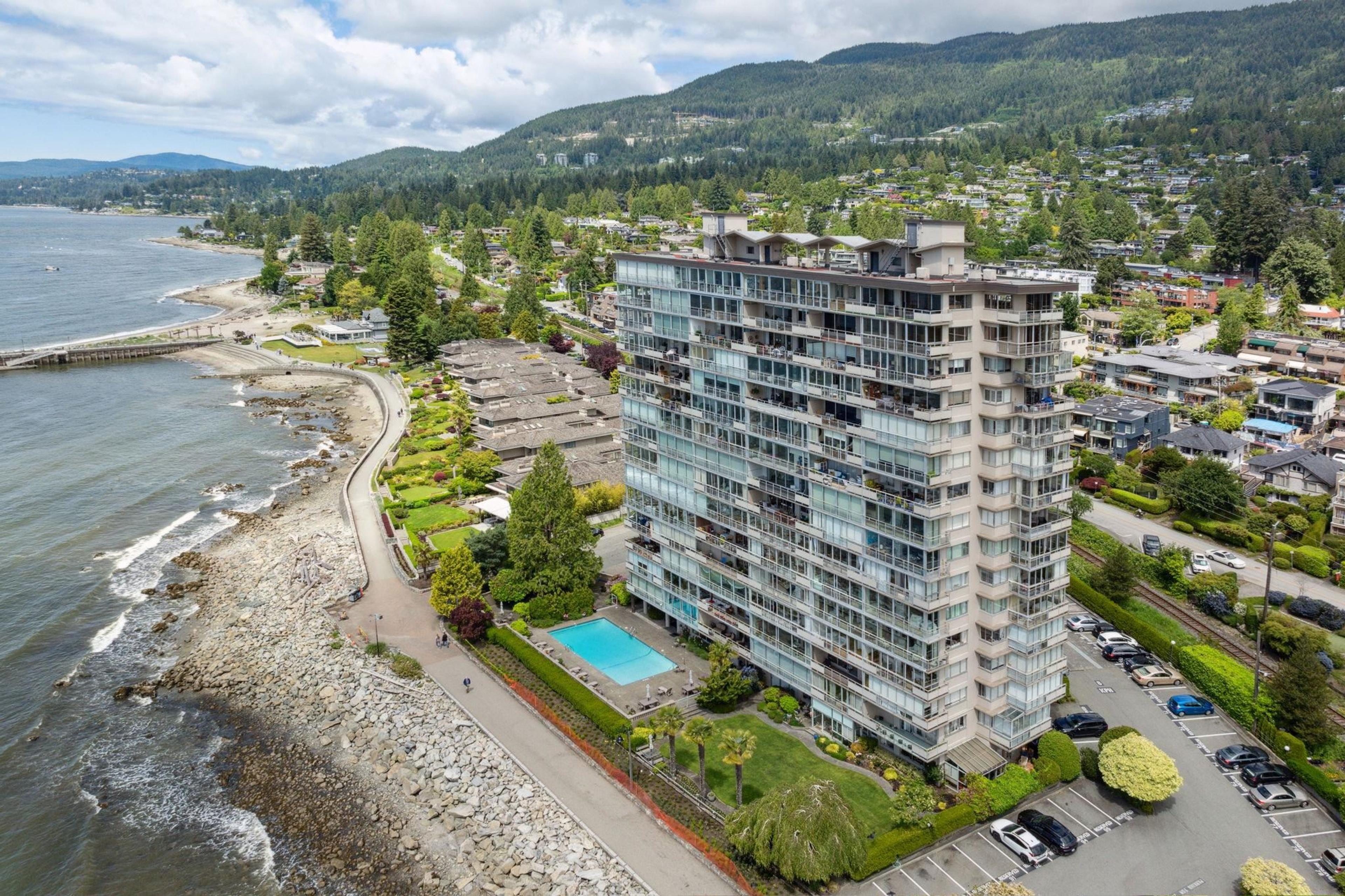 150 24th Street, West Vancouver - Exteriors - Full Complex View, Drone/Aerial View - Photo 3