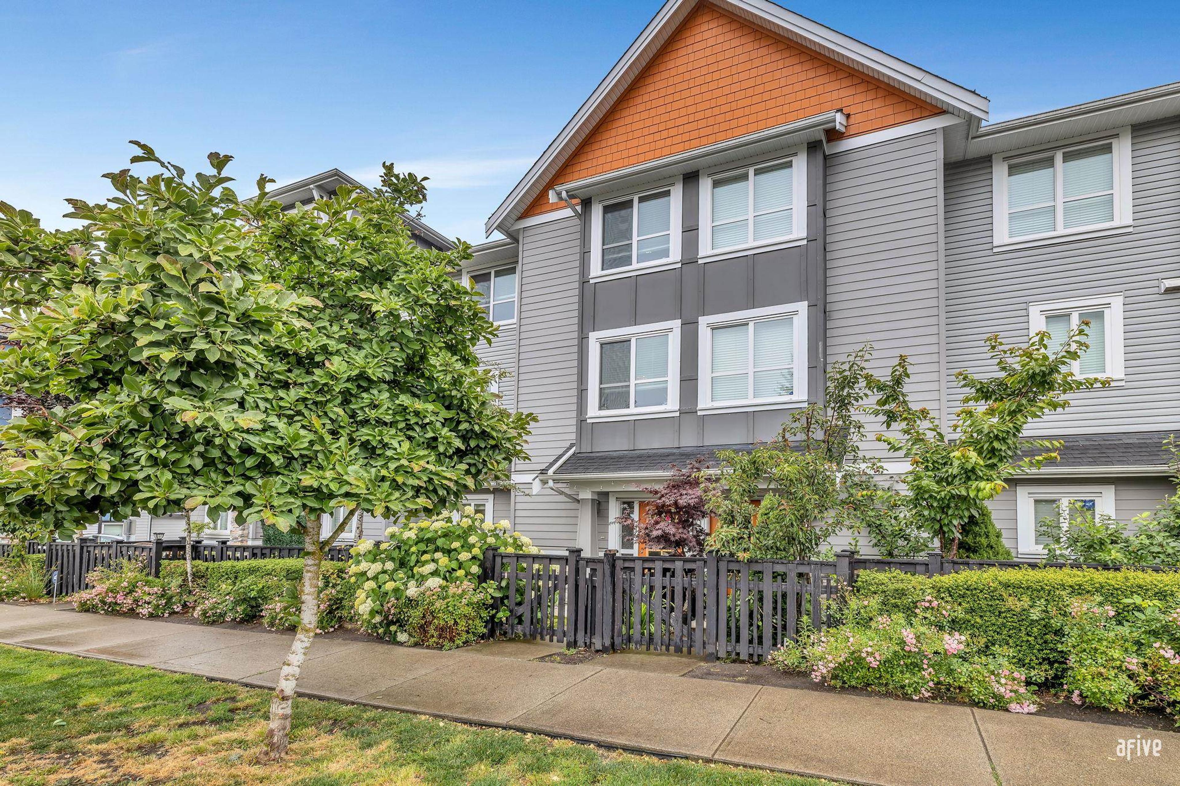 20856 76 Avenue, Langley - Exteriors - Full Complex View - Photo 2